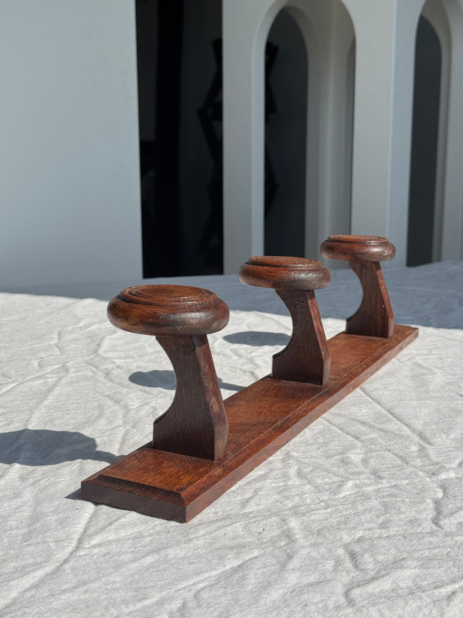 Patère en chêne ancienne à 3 accroches rondes