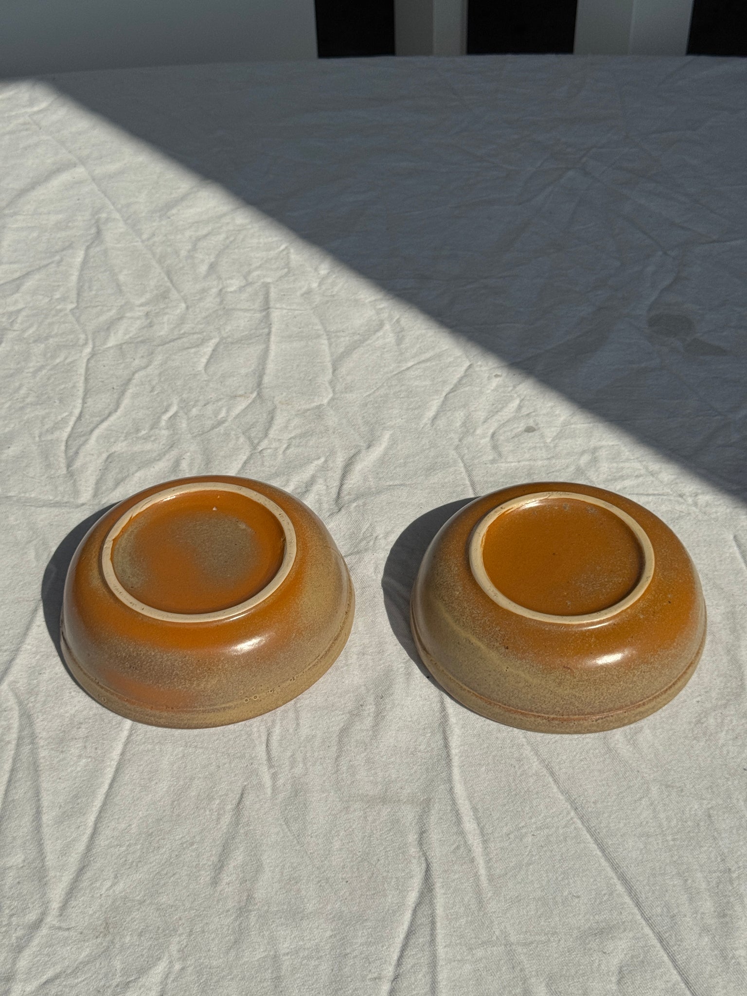 Lot de 2 bols bord épais dont un avec cheveu D17