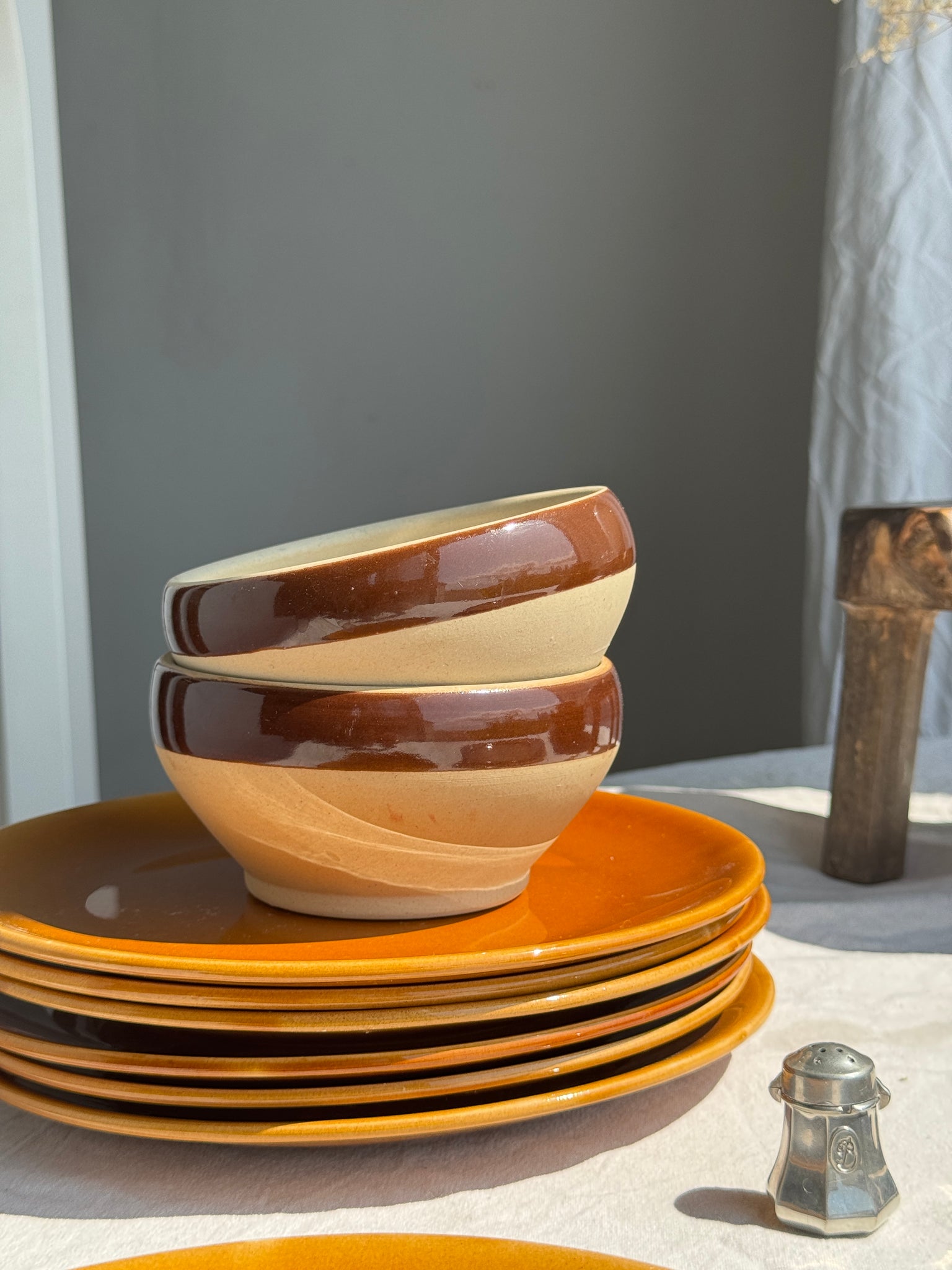 Lot de 8 assiettes en céramique orange D24,5