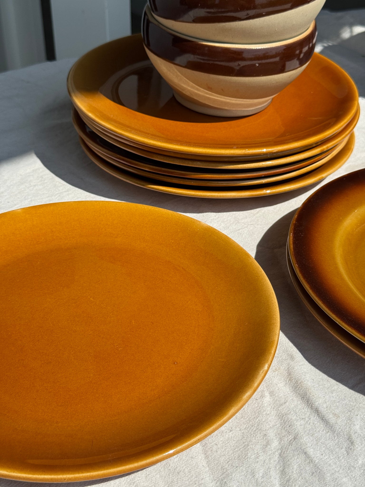 Lot de 8 assiettes en céramique orange D24,5