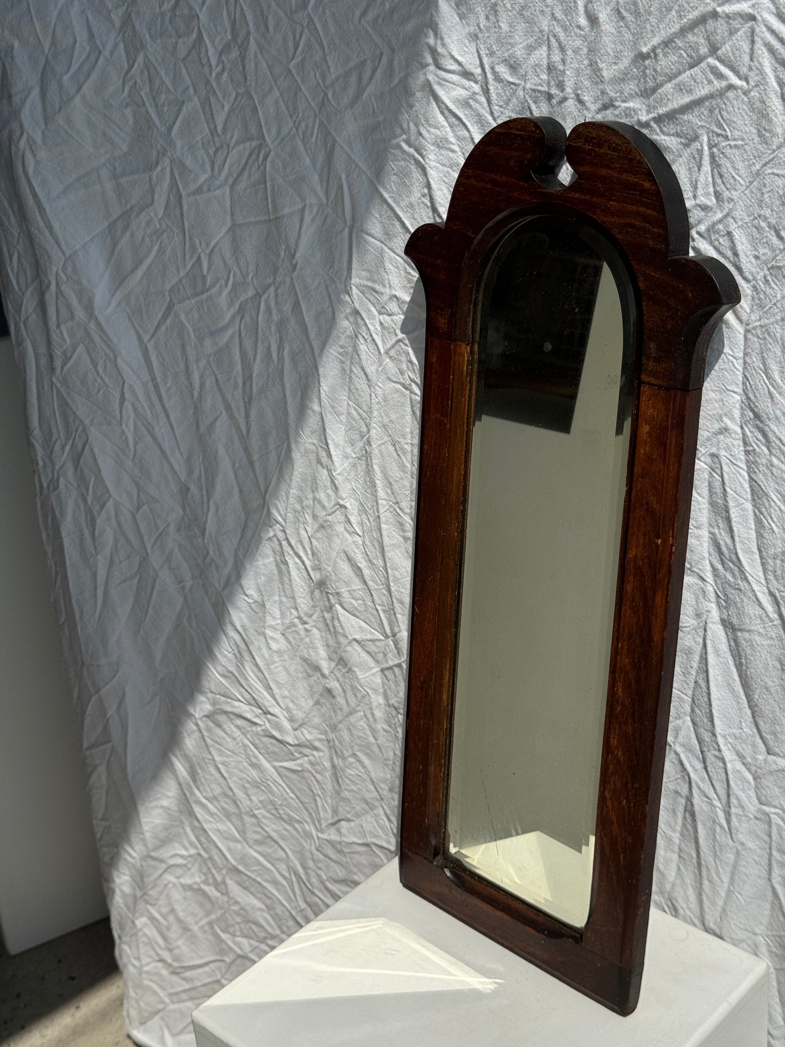 Paire de petits miroirs anciens XIXe glace biseauté cadre en bois
