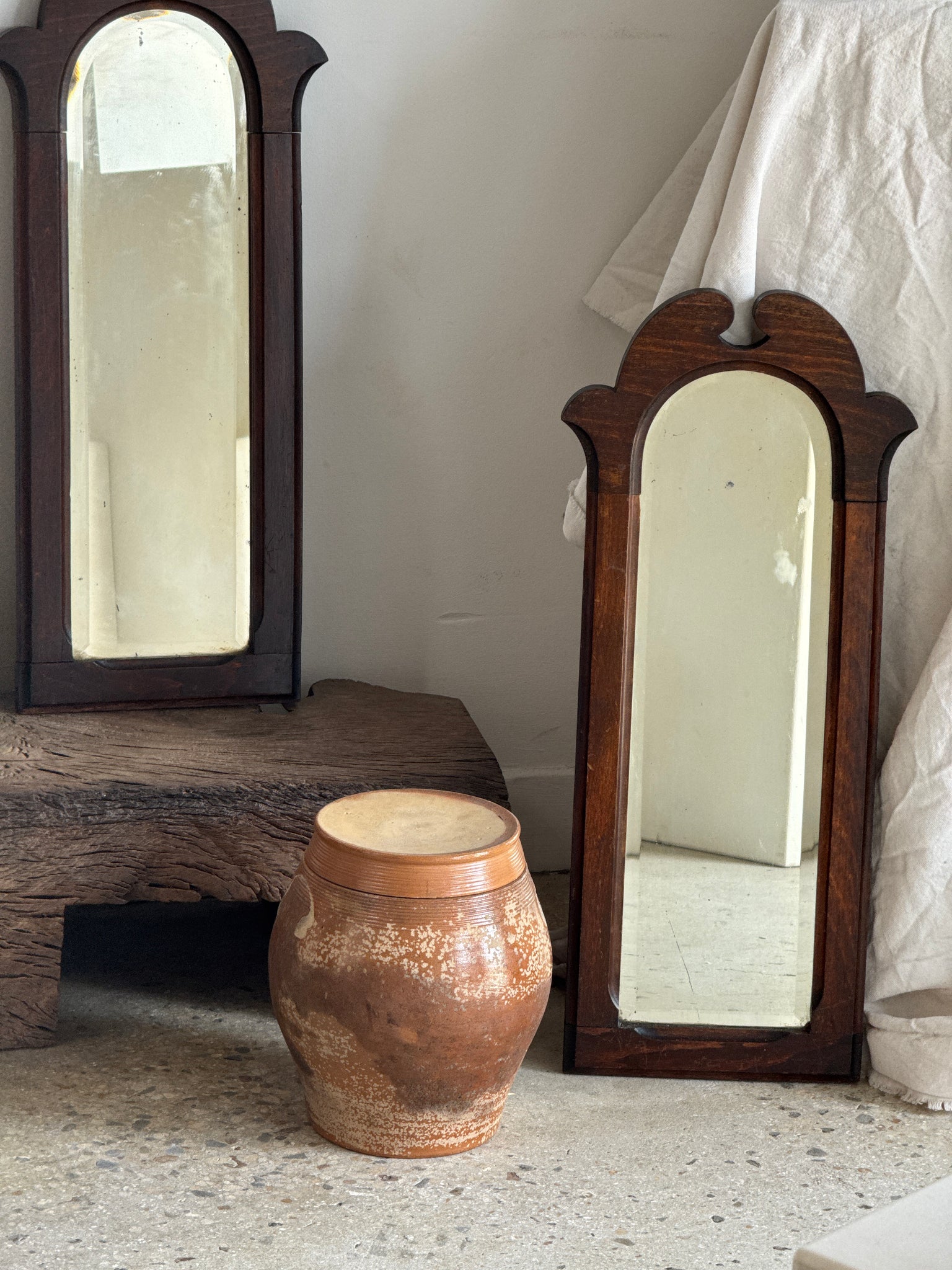 Paire de petits miroirs anciens XIXe glace biseauté cadre en bois