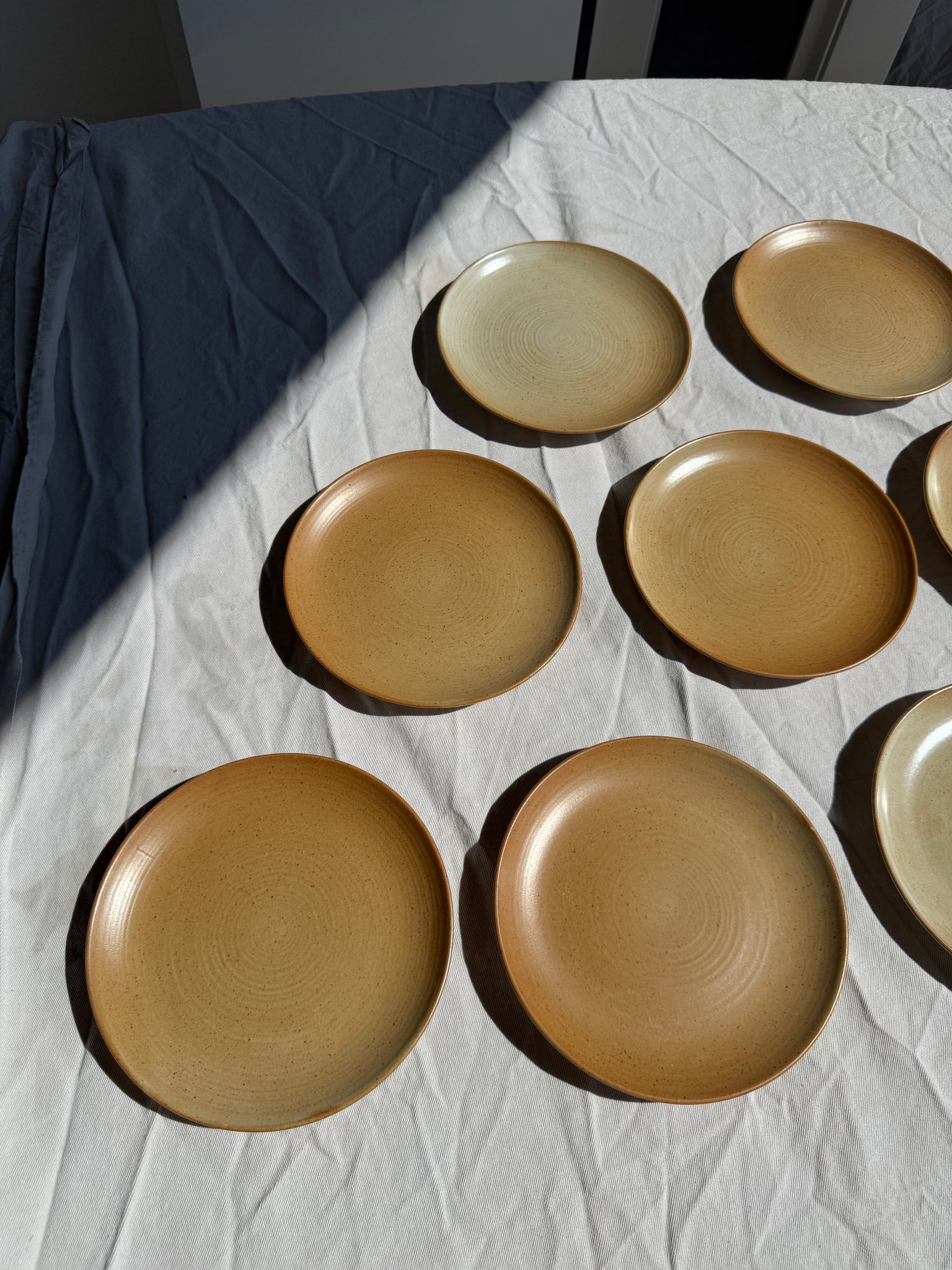 Lot de 12 assiettes à dessert en grès Village France