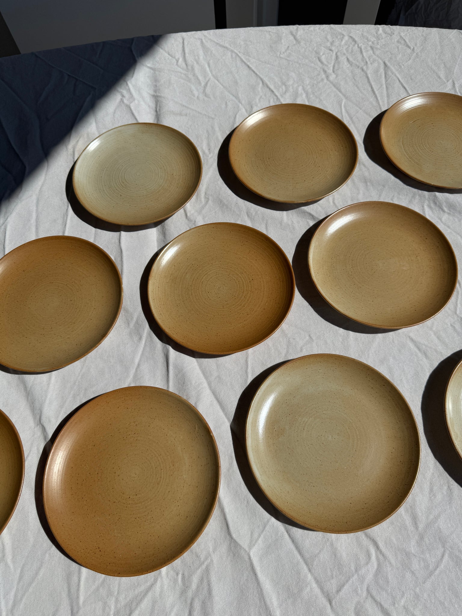 Lot de 12 assiettes à dessert en grès Village France