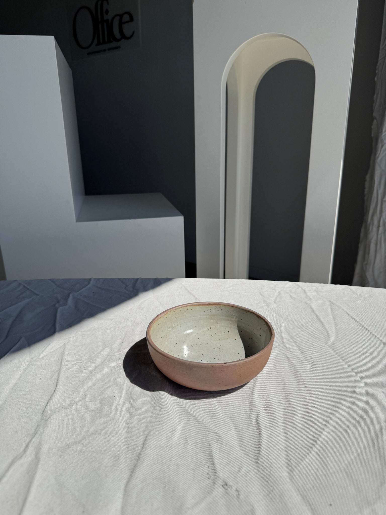 Un bol intérieur gris moucheté extérieur brun mat H5 D15