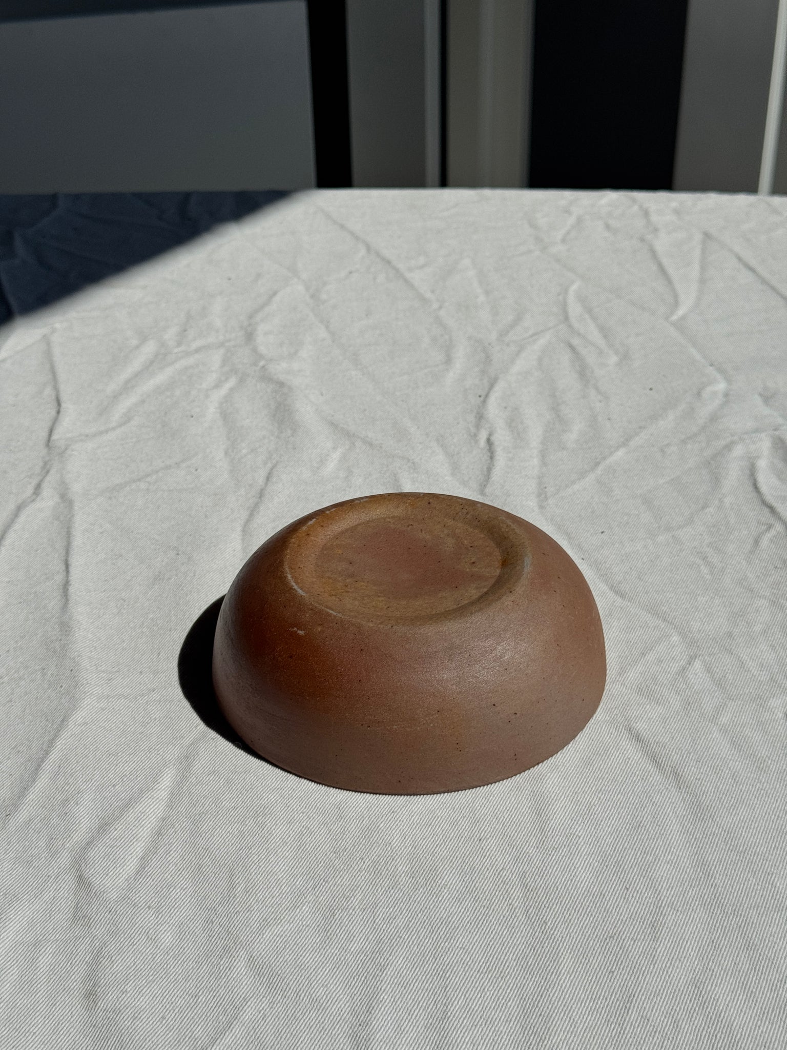 Un bol intérieur gris moucheté extérieur brun mat H5 D15