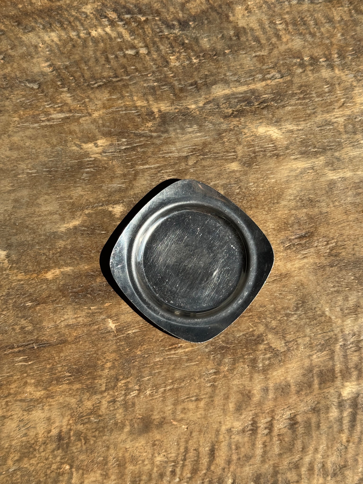 Mini coupelle vintage en métal argentée arrondie D 11,5