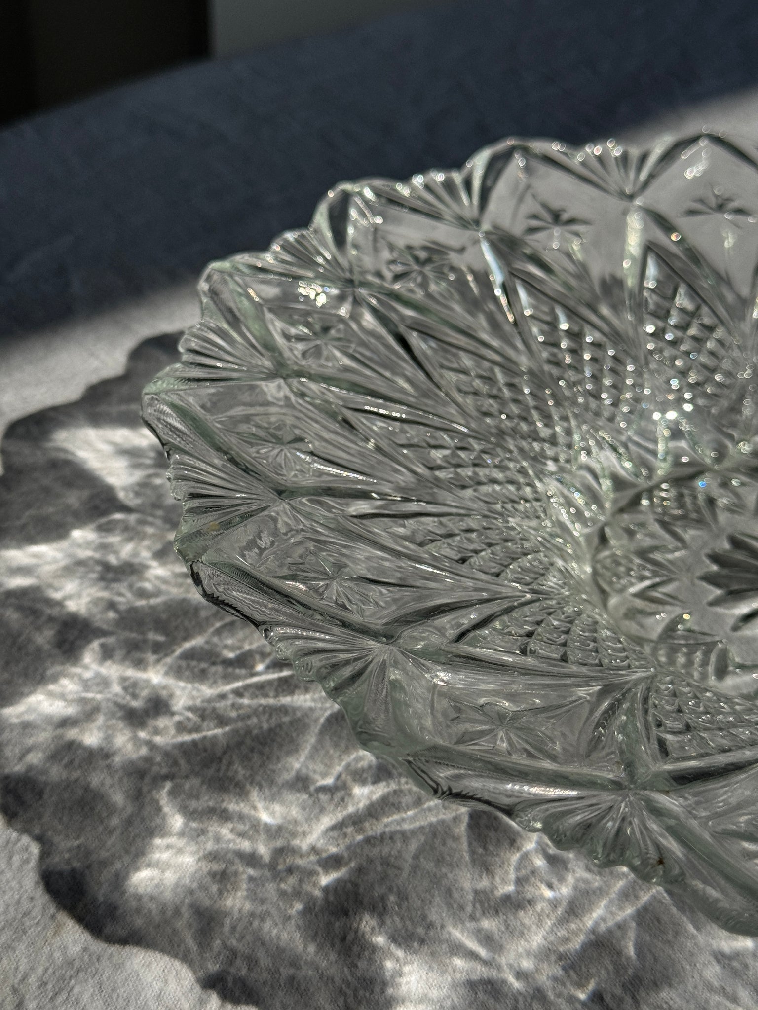 Coupe à fruits ou saladier évasé en pointes de diamant vintage D31