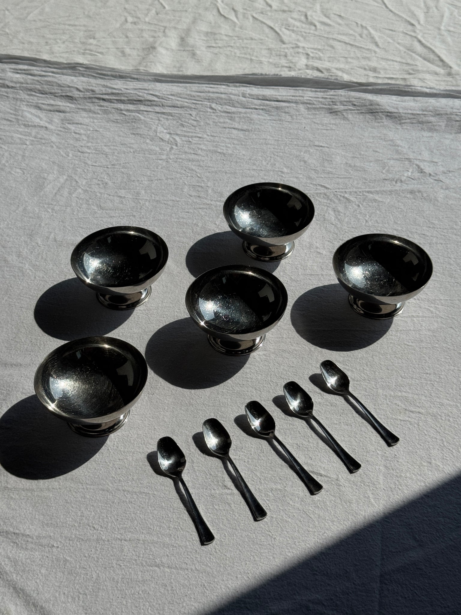 Lot de 5 coupes à glace vintage diamètre large en métal argenté H5,5 D10