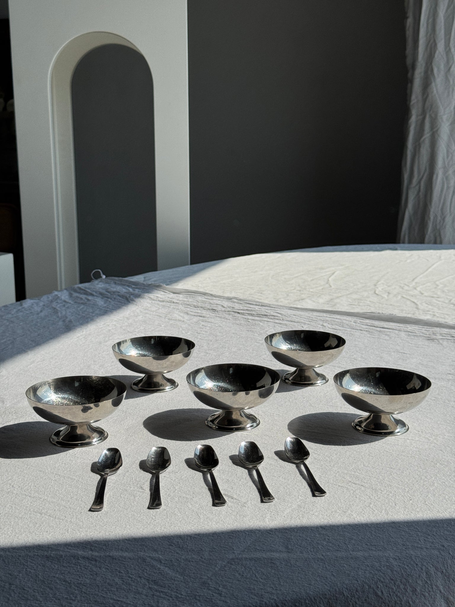 Lot de 5 coupes à glace vintage diamètre large en métal argenté H5,5 D10
