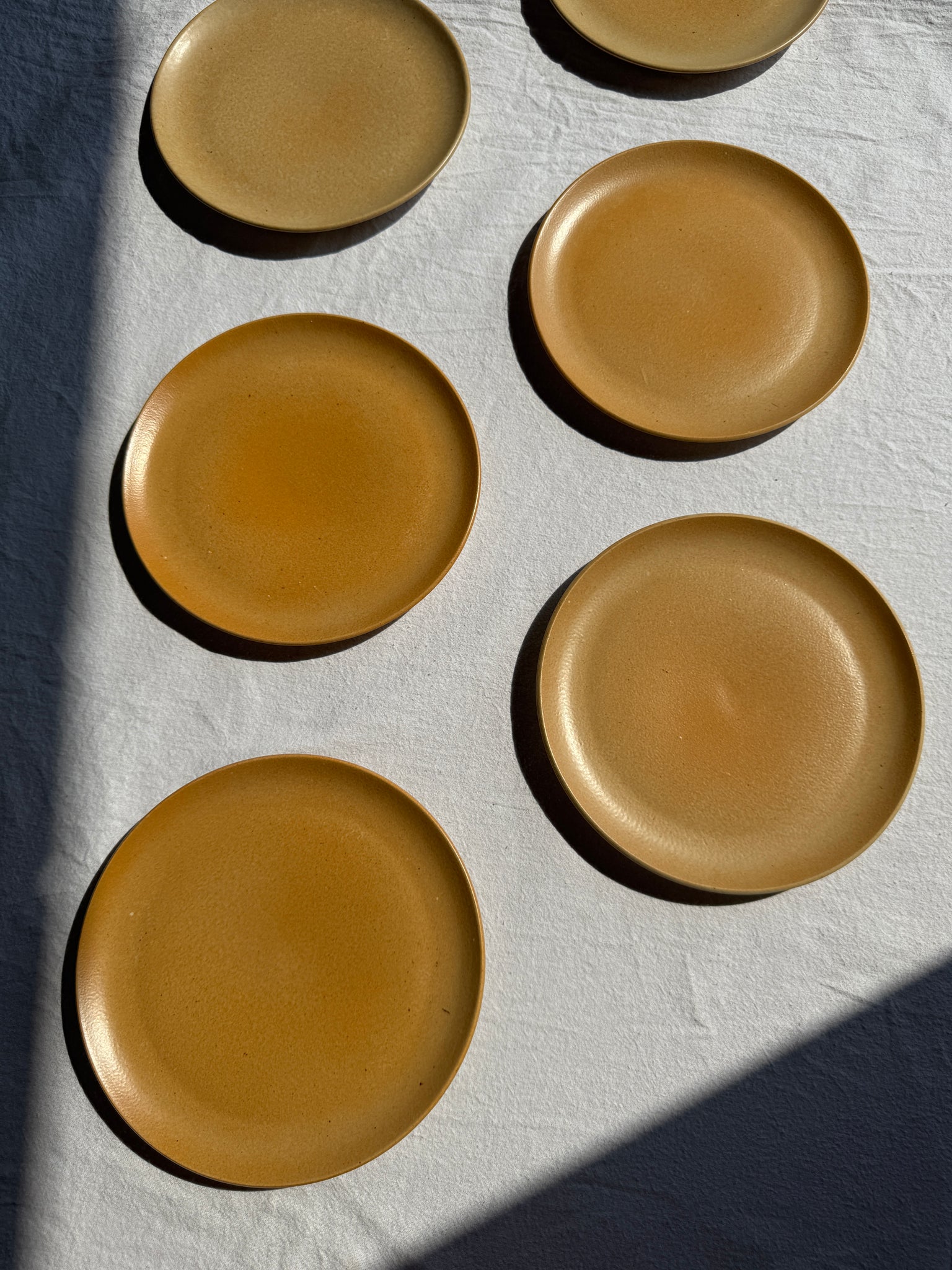 Lot de 7 assiettes à dessert en grès orange vintage D20