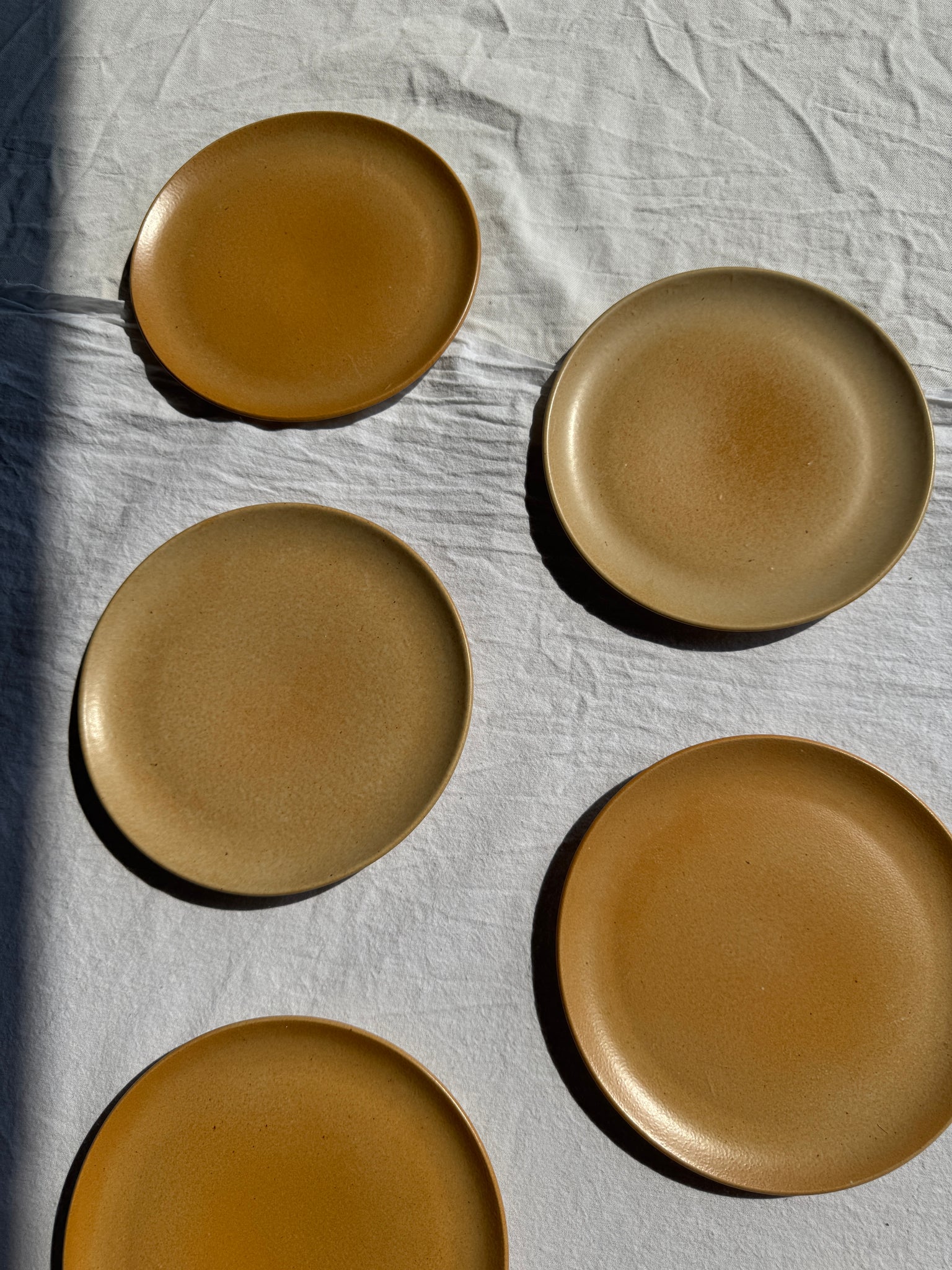 Lot de 7 assiettes à dessert en grès orange vintage D20