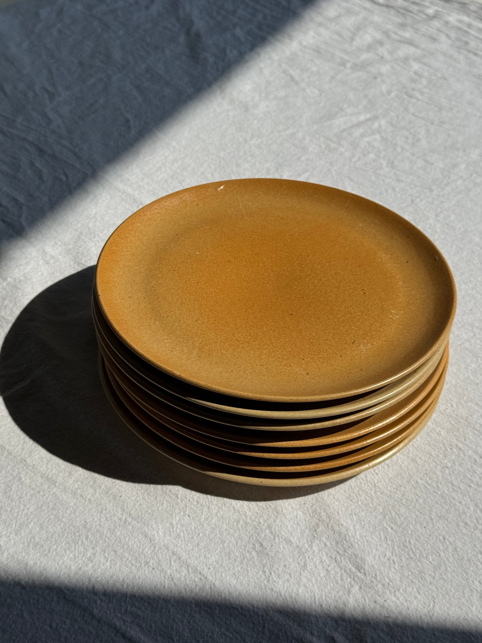 Lot de 7 assiettes à dessert en grès orange vintage D20