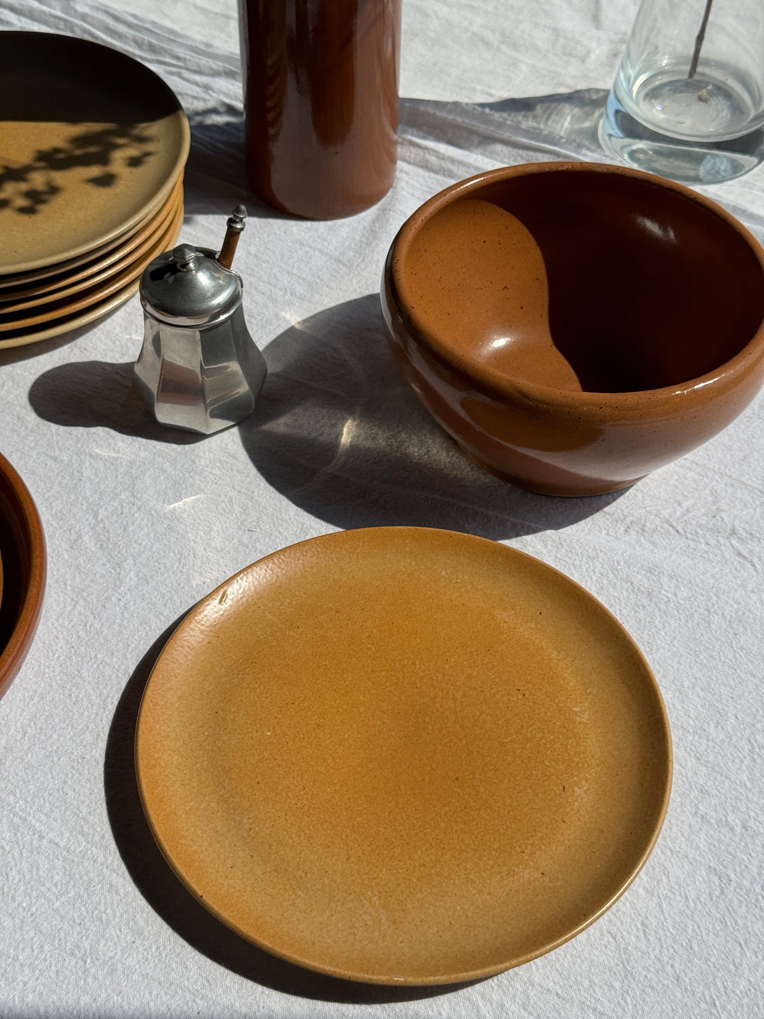 Lot de 7 assiettes à dessert en grès orange vintage D20
