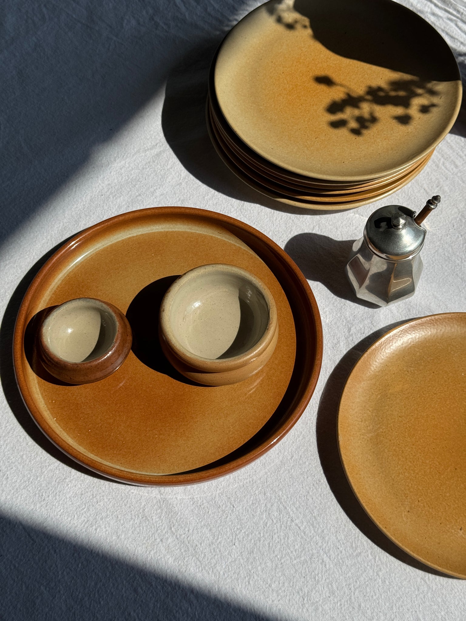 Lot de 7 assiettes à dessert en grès orange vintage D20