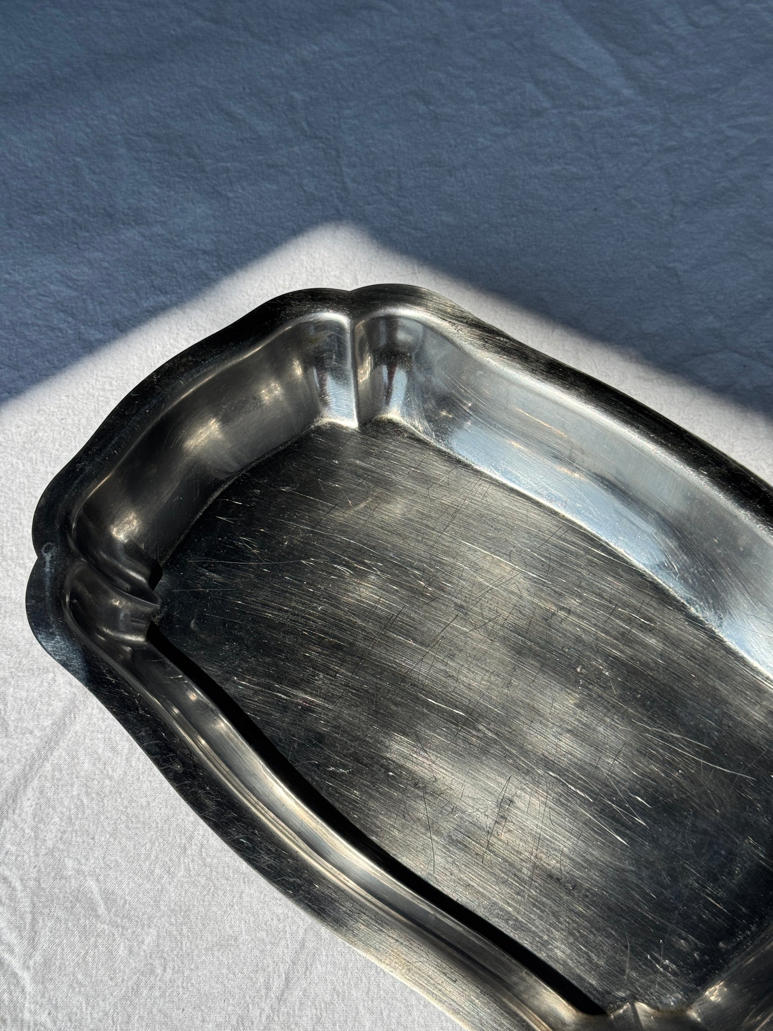 Plat de service en métal argenté ovale rectangulaire bords haut 30,5 x 21