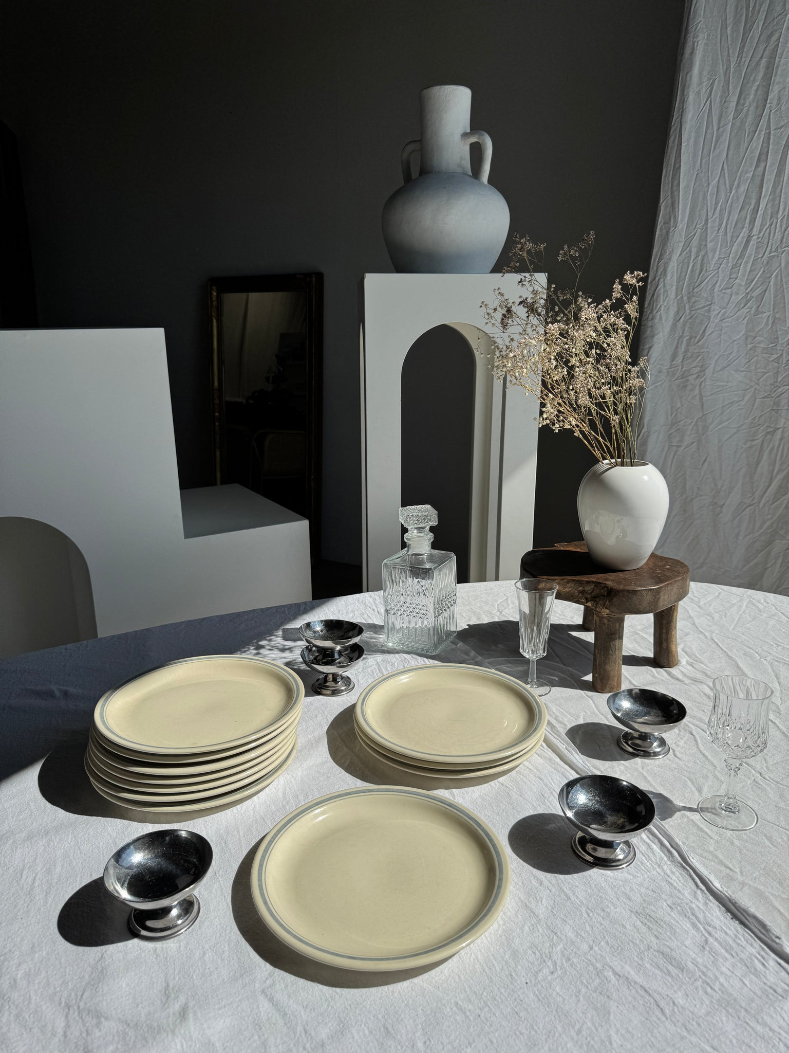 Lot de 8 assiettes plates blanches liseré bleu vintage D23,5