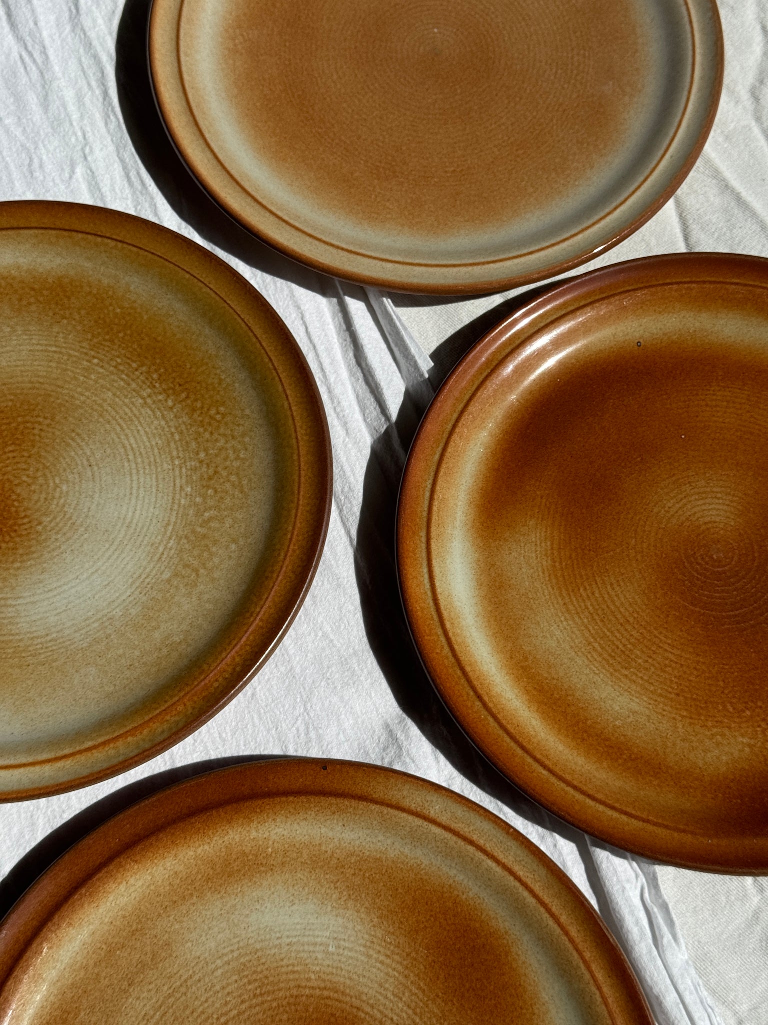 Lot de 5 assiettes à plat principal en grès marron bordure Marque France Petit pot D25,5