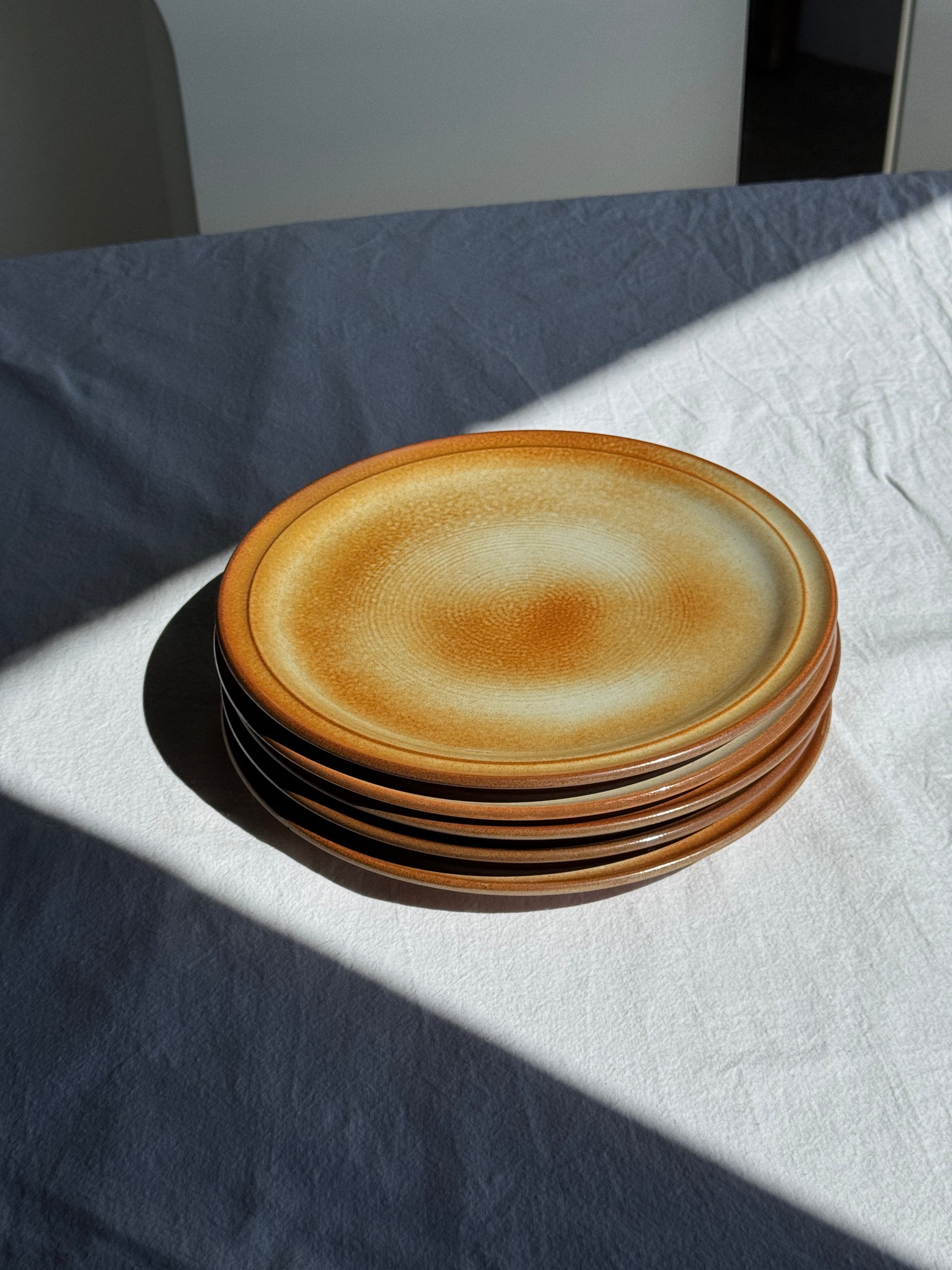 Lot de 5 assiettes à plat principal en grès marron bordure Marque France Petit pot D25,5