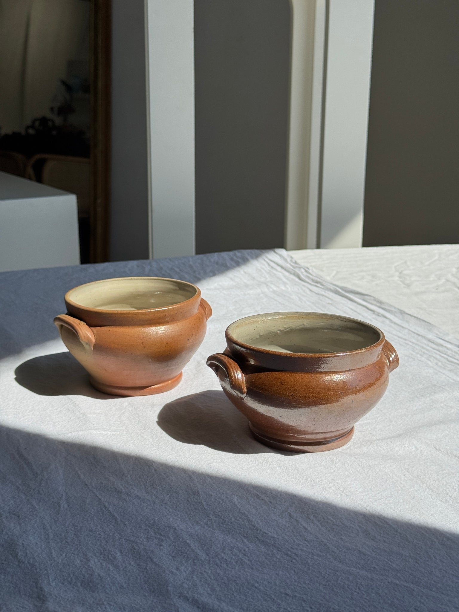 Deux petits bols à anse type soupe à l'oignon D12 H9