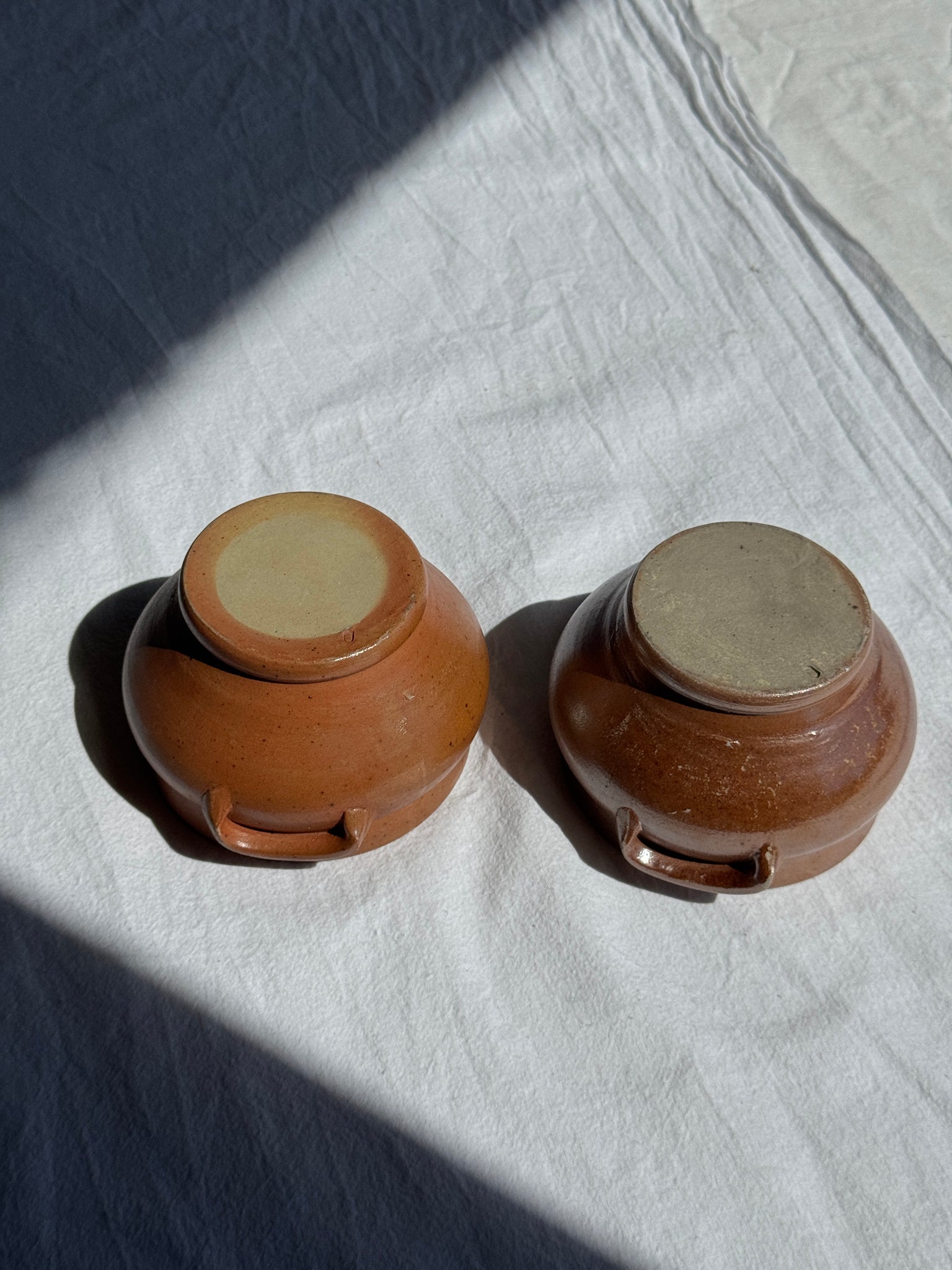 Deux petits bols à anse type soupe à l'oignon D12 H9