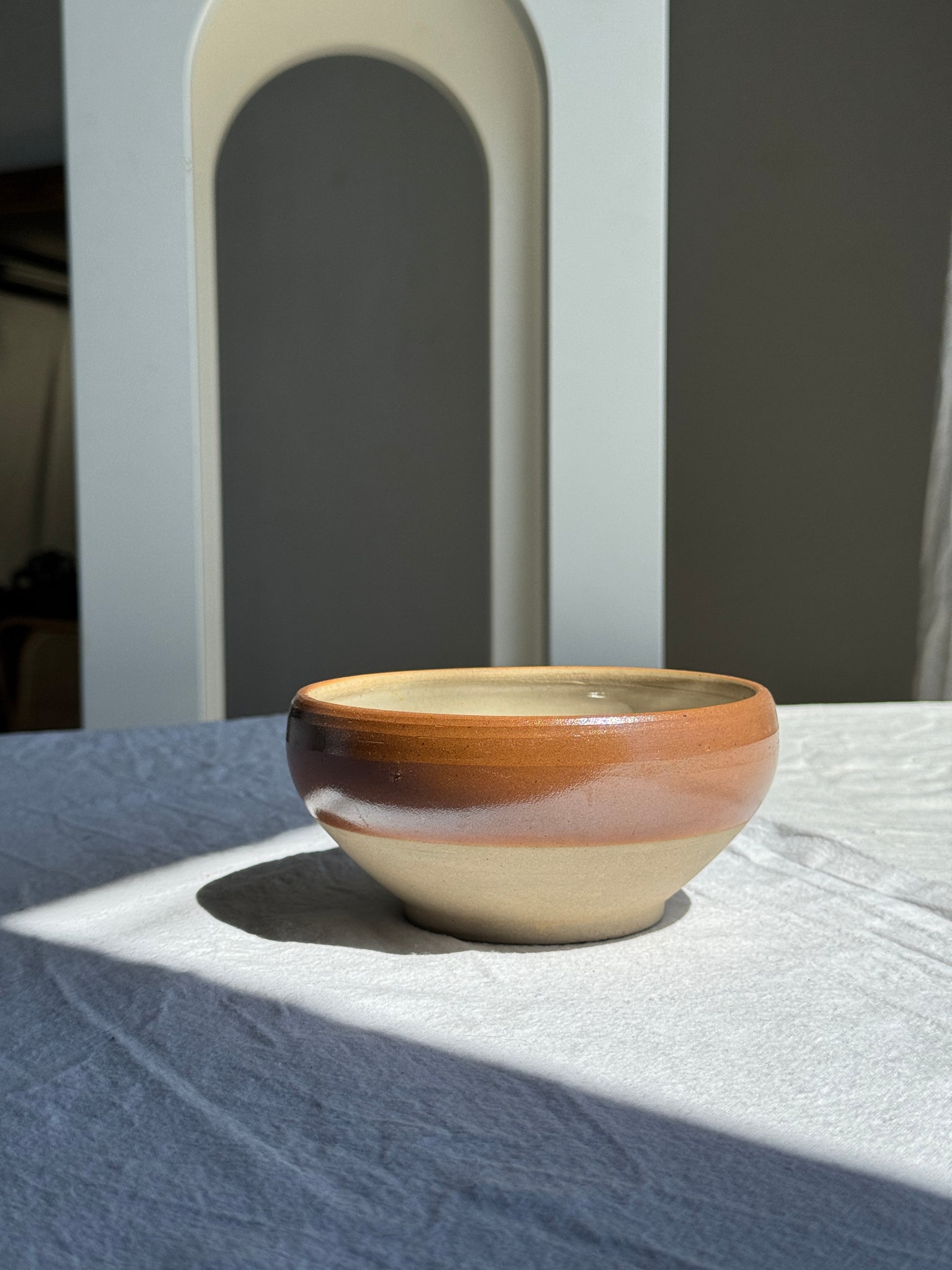 Un bol bicolore grès beige et brun H7 D14,5