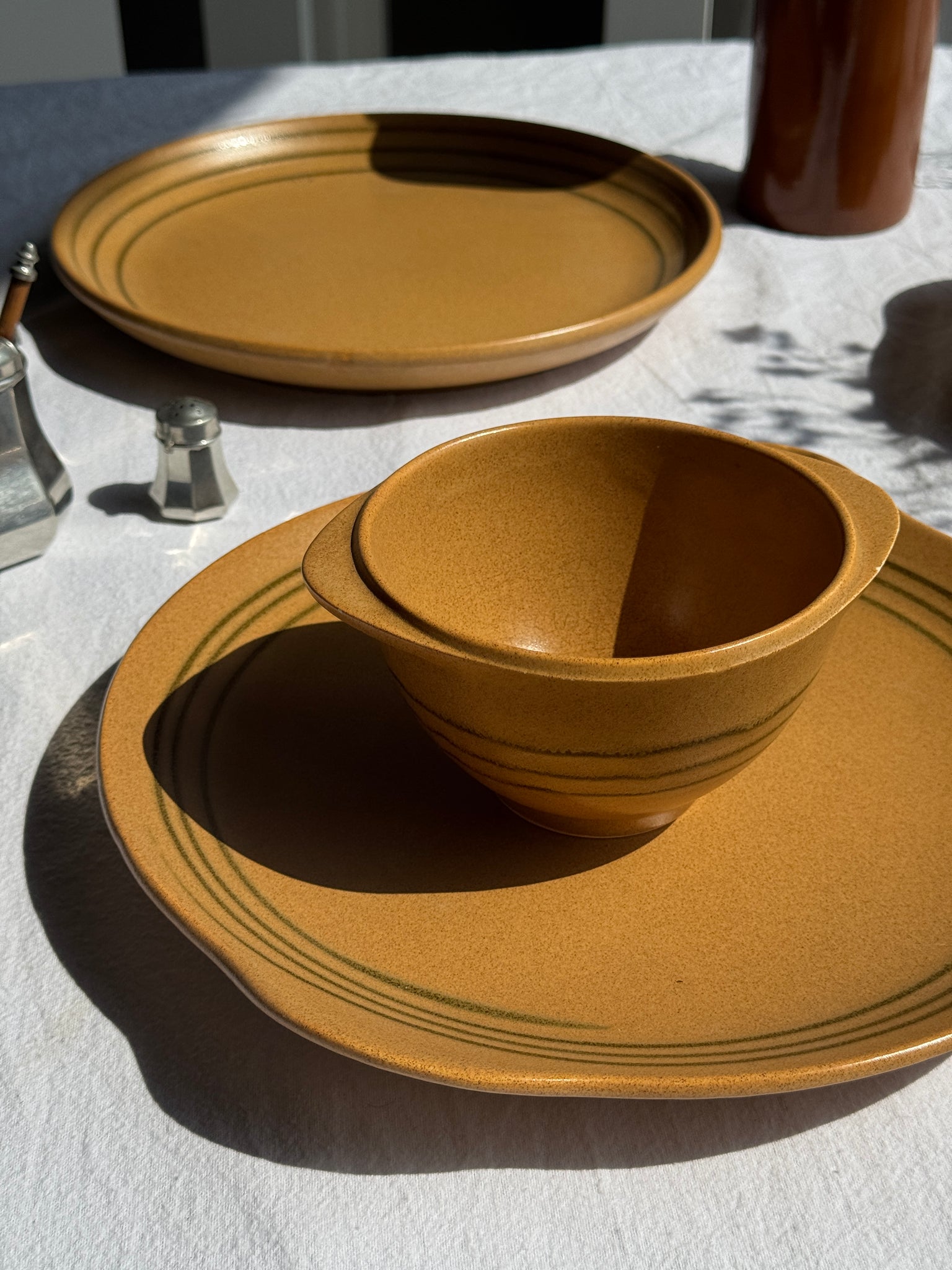 Un petit bol à 2 anses stries Sarreguemines D12,5