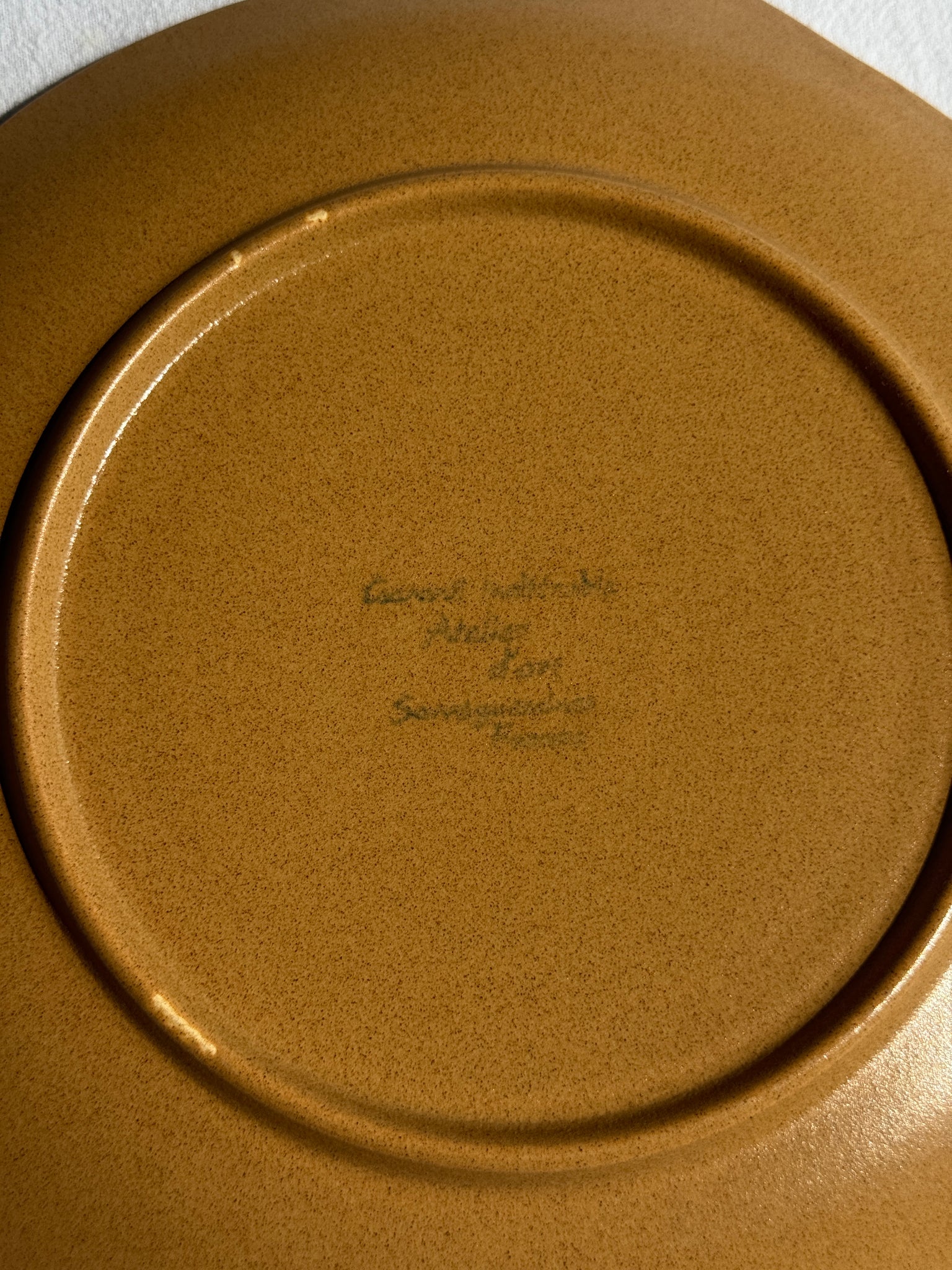 Grand plat circulaire Sarreguemines liseré brun 2 petites anses D28 (1)