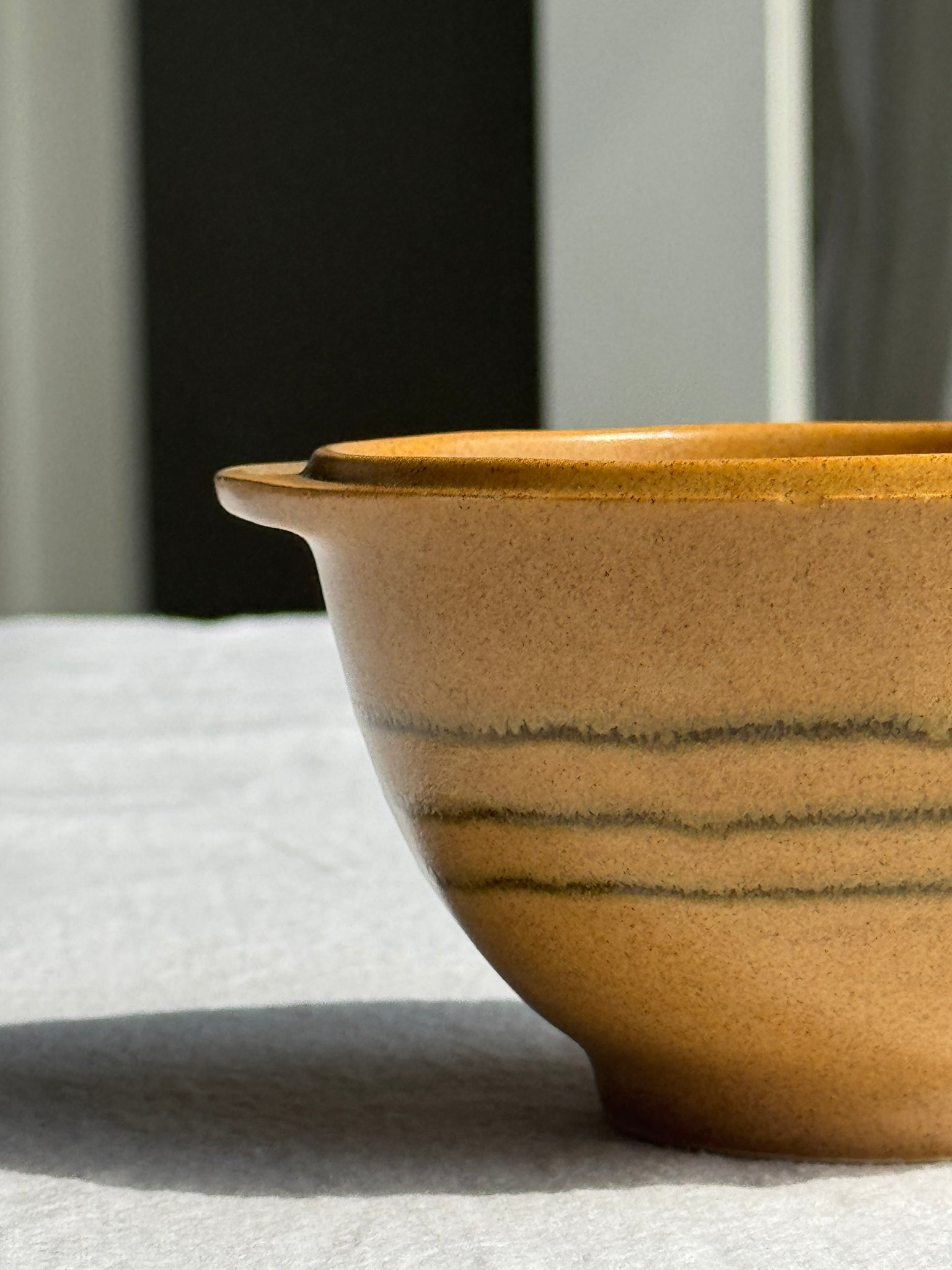 Un petit bol à 2 anses stries Sarreguemines D12,5