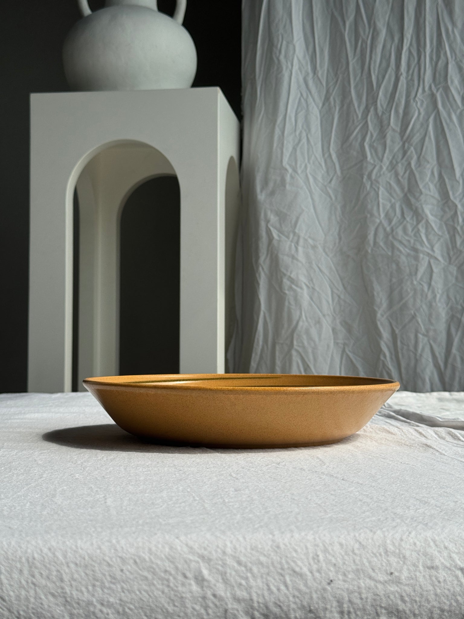 Grand plat circulaire creux Sarreguemines liseré brun D28,5