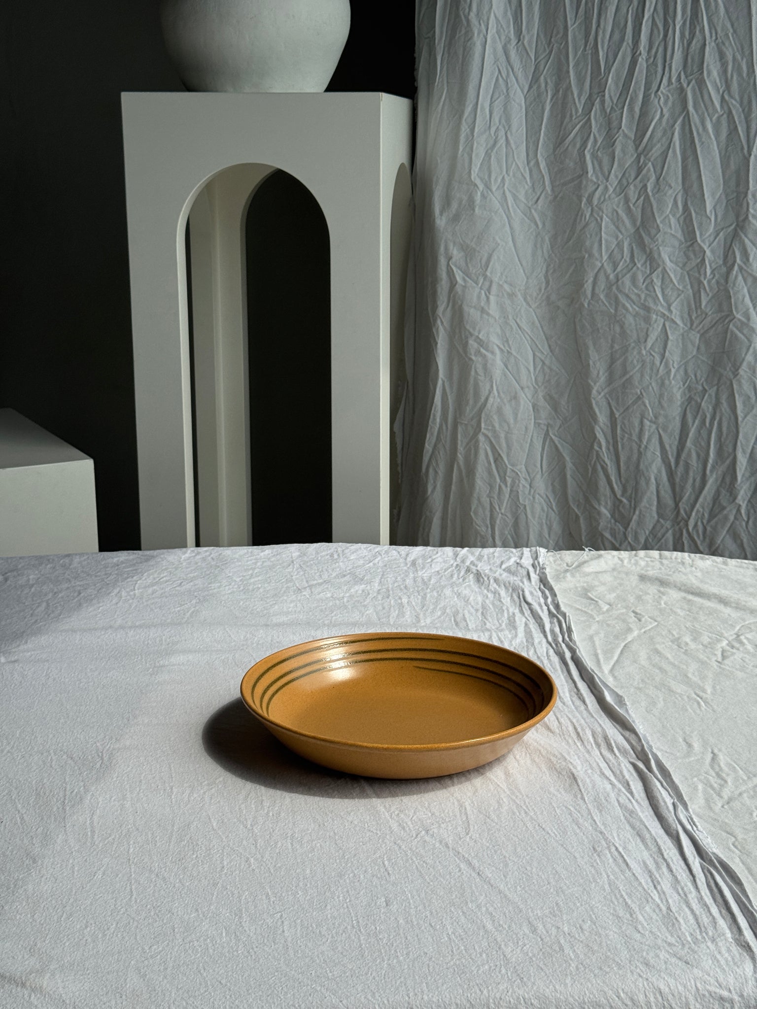 Grand plat circulaire creux Sarreguemines liseré brun D28,5