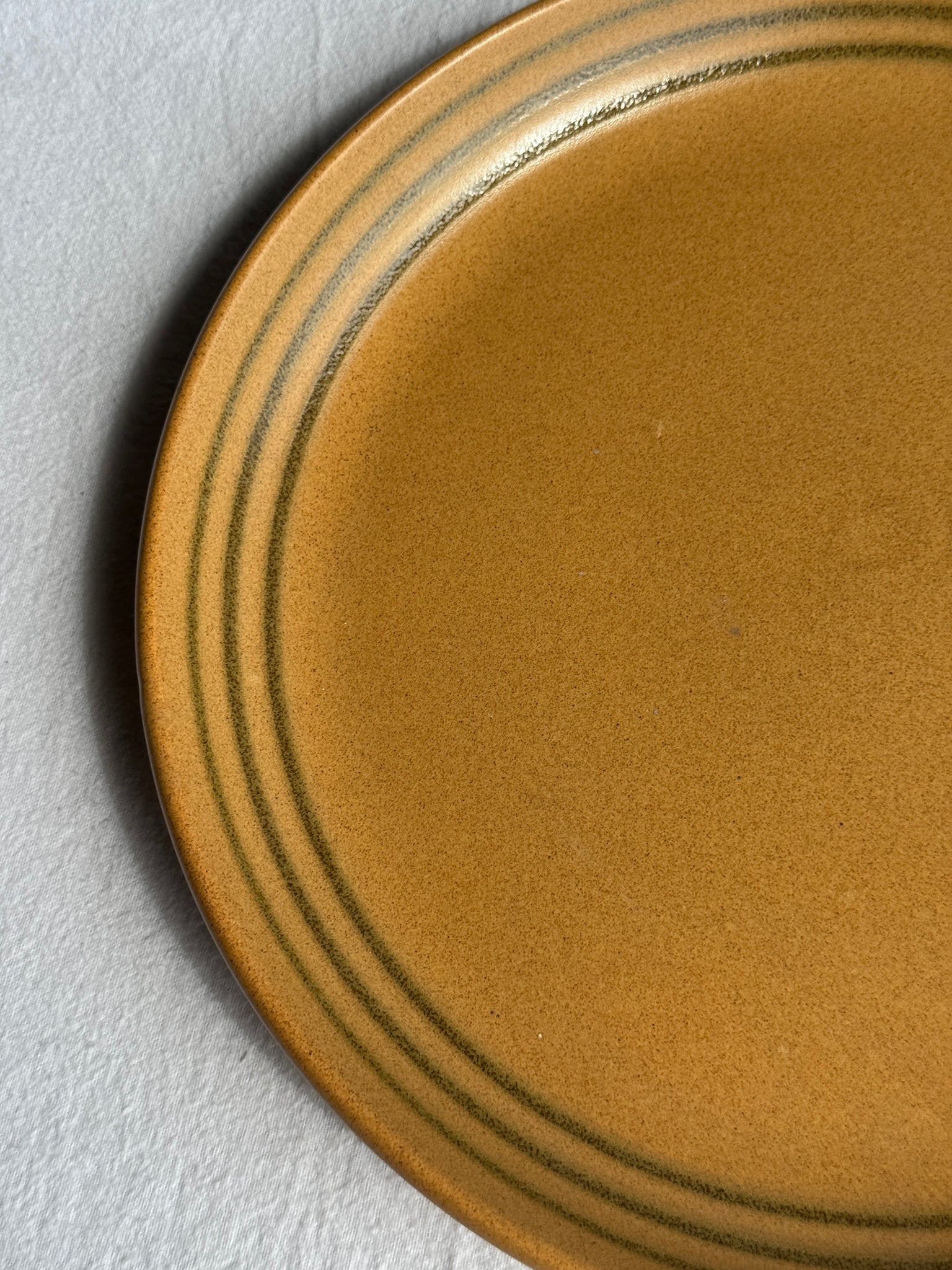 Grand plat circulaire Sarreguemines liseré brun D28,5 (2)