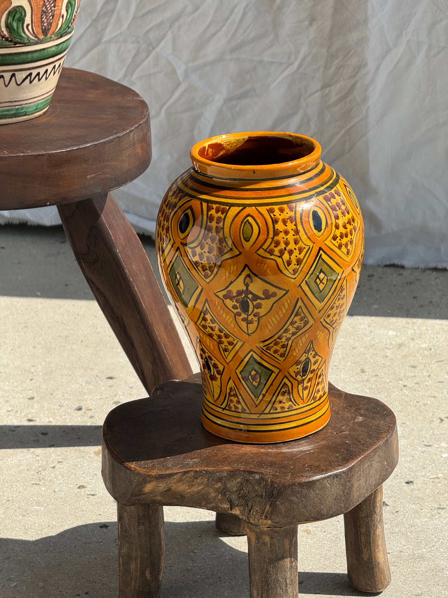 Vase provençal jaune et vert à motifs géométriques H24