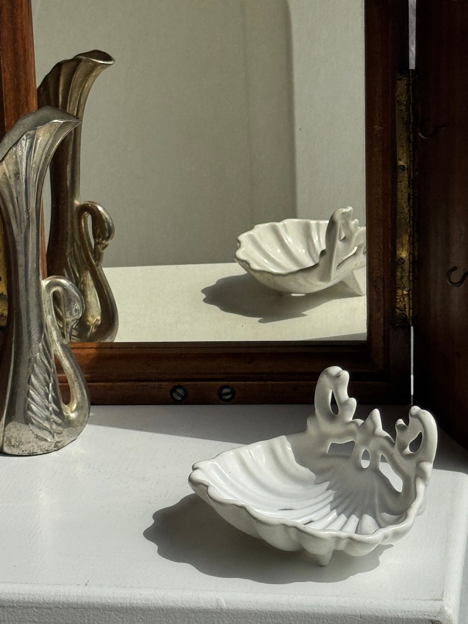 Porte savon en forme de coquille en fonte peint en blanc H7 D12