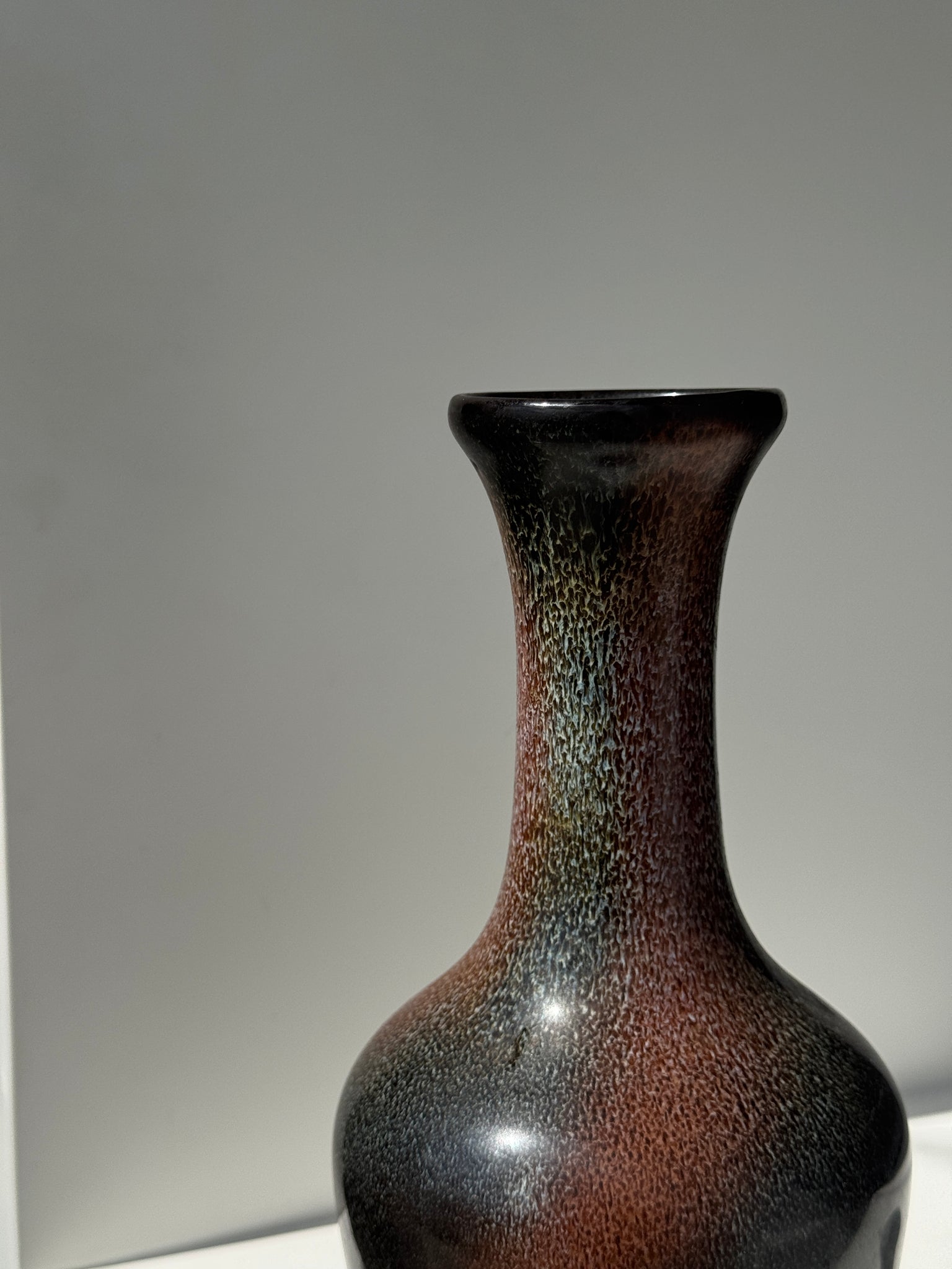 Vase en céramique brun H25