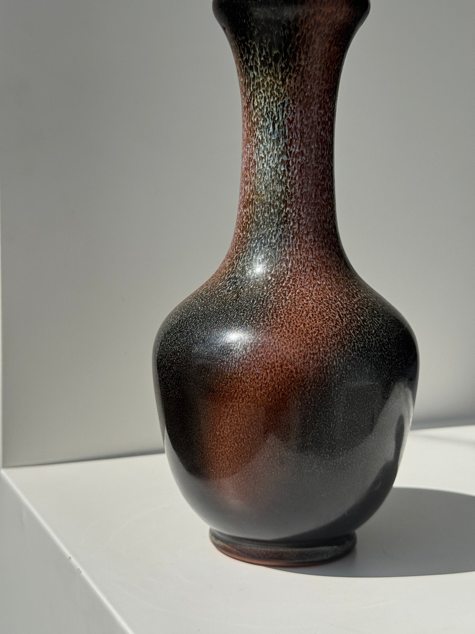 Vase en céramique brun H25