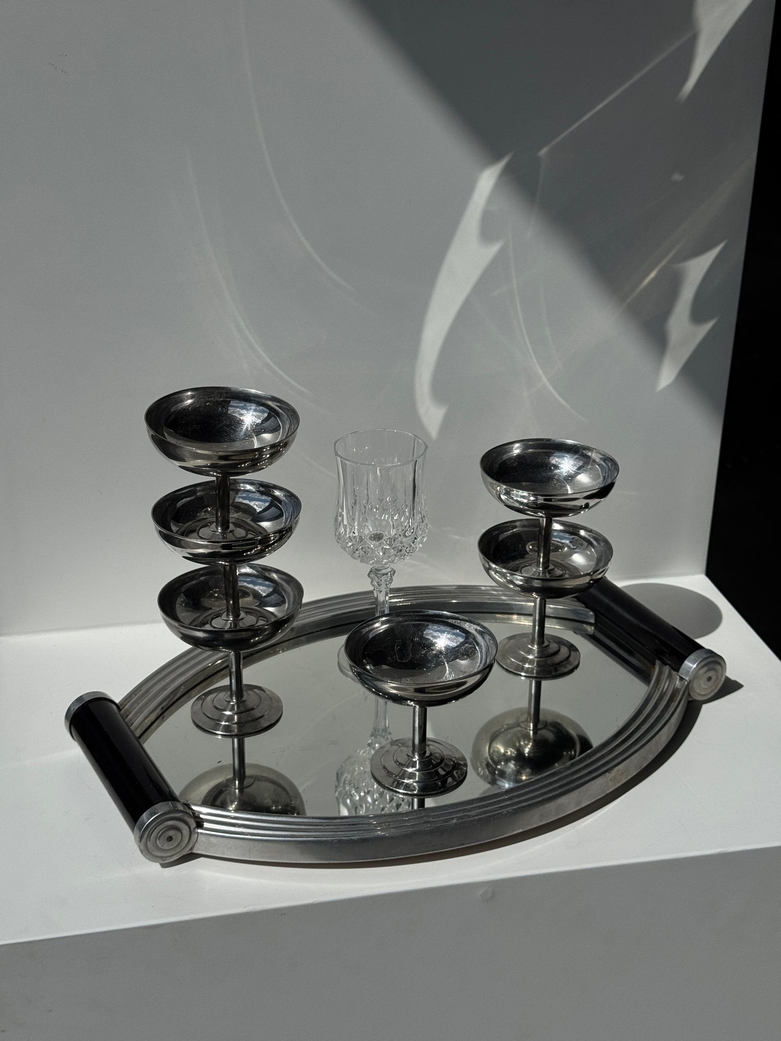 Plateau miroir à deux anses noires vintage 26x38