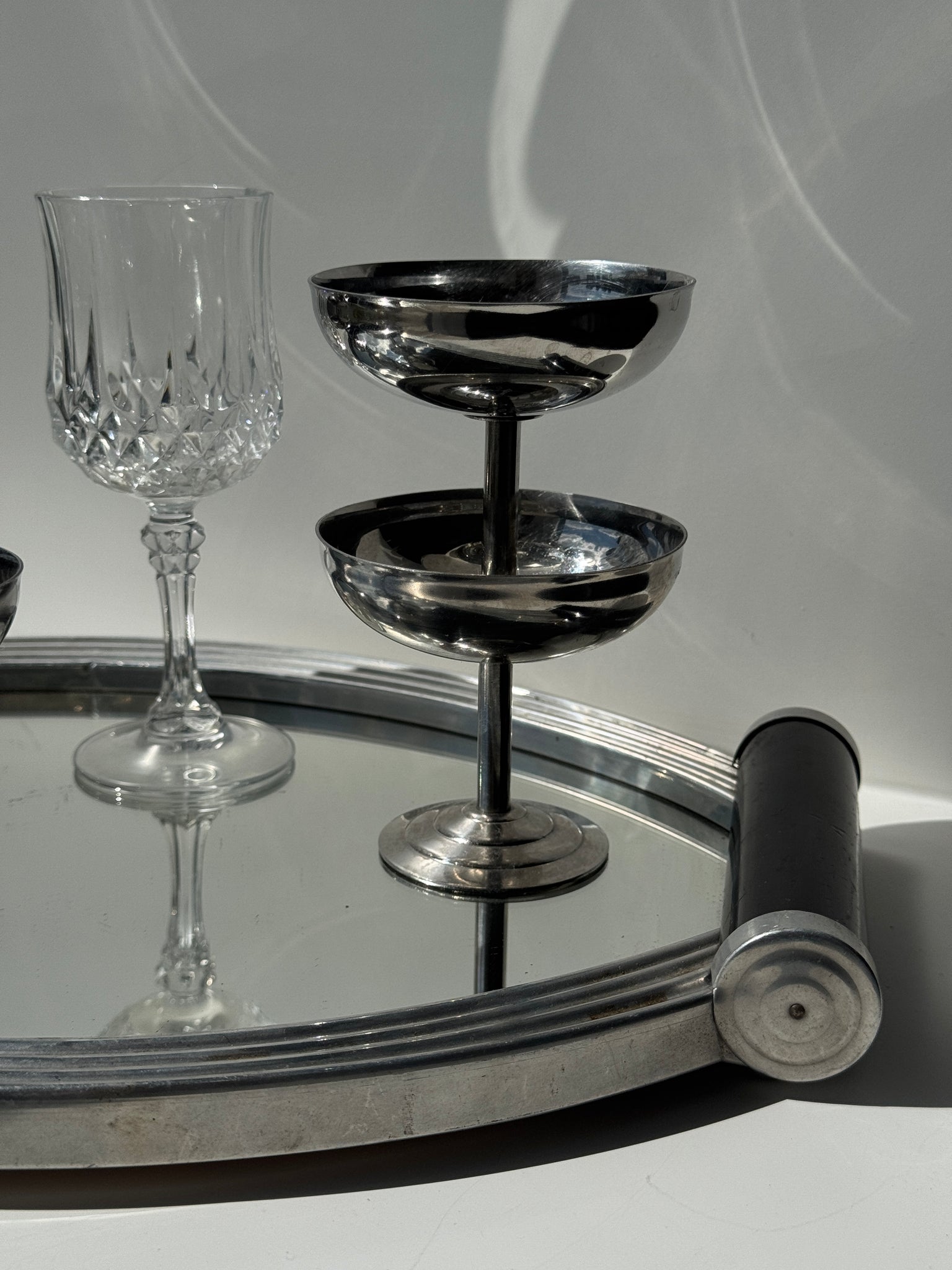 Plateau miroir à deux anses noires vintage 26x38