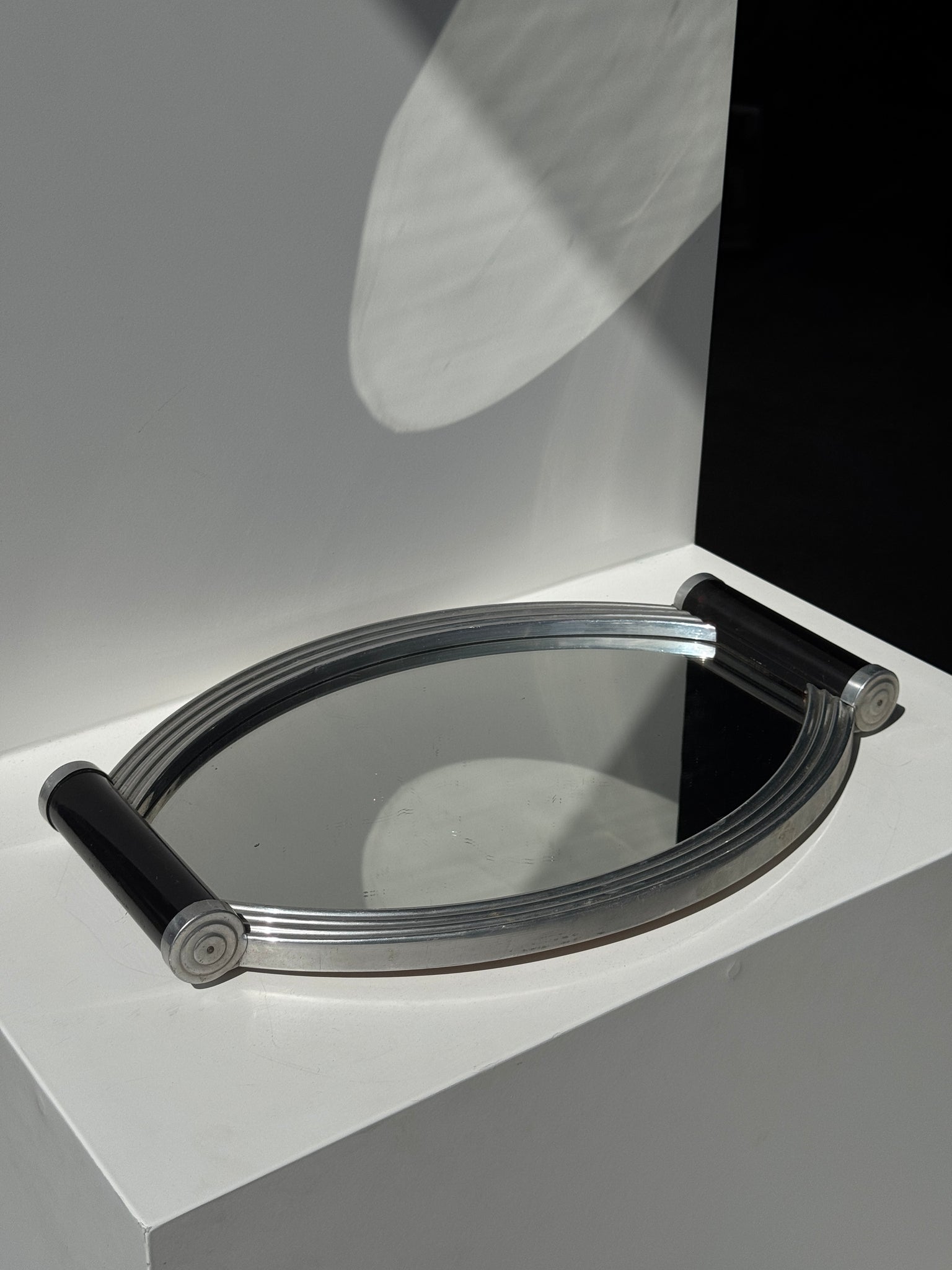 Plateau miroir à deux anses noires vintage 26x38