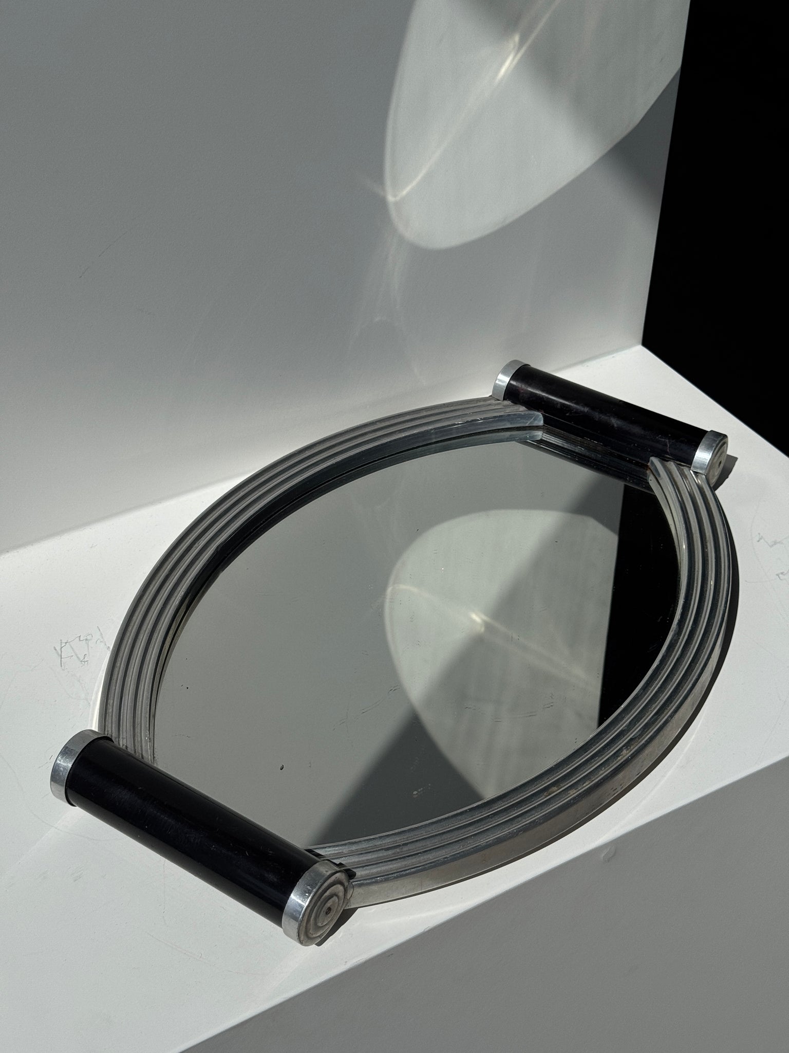 Plateau miroir à deux anses noires vintage 26x38