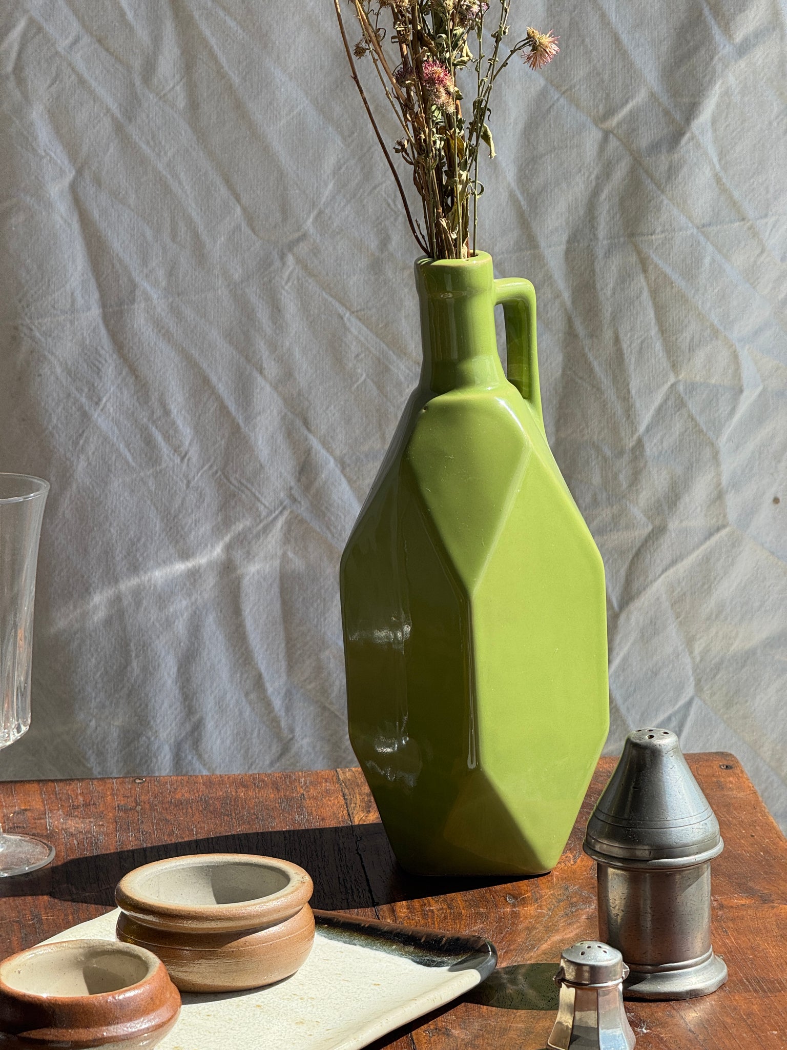 Bouteille vintage verte en céramique H25