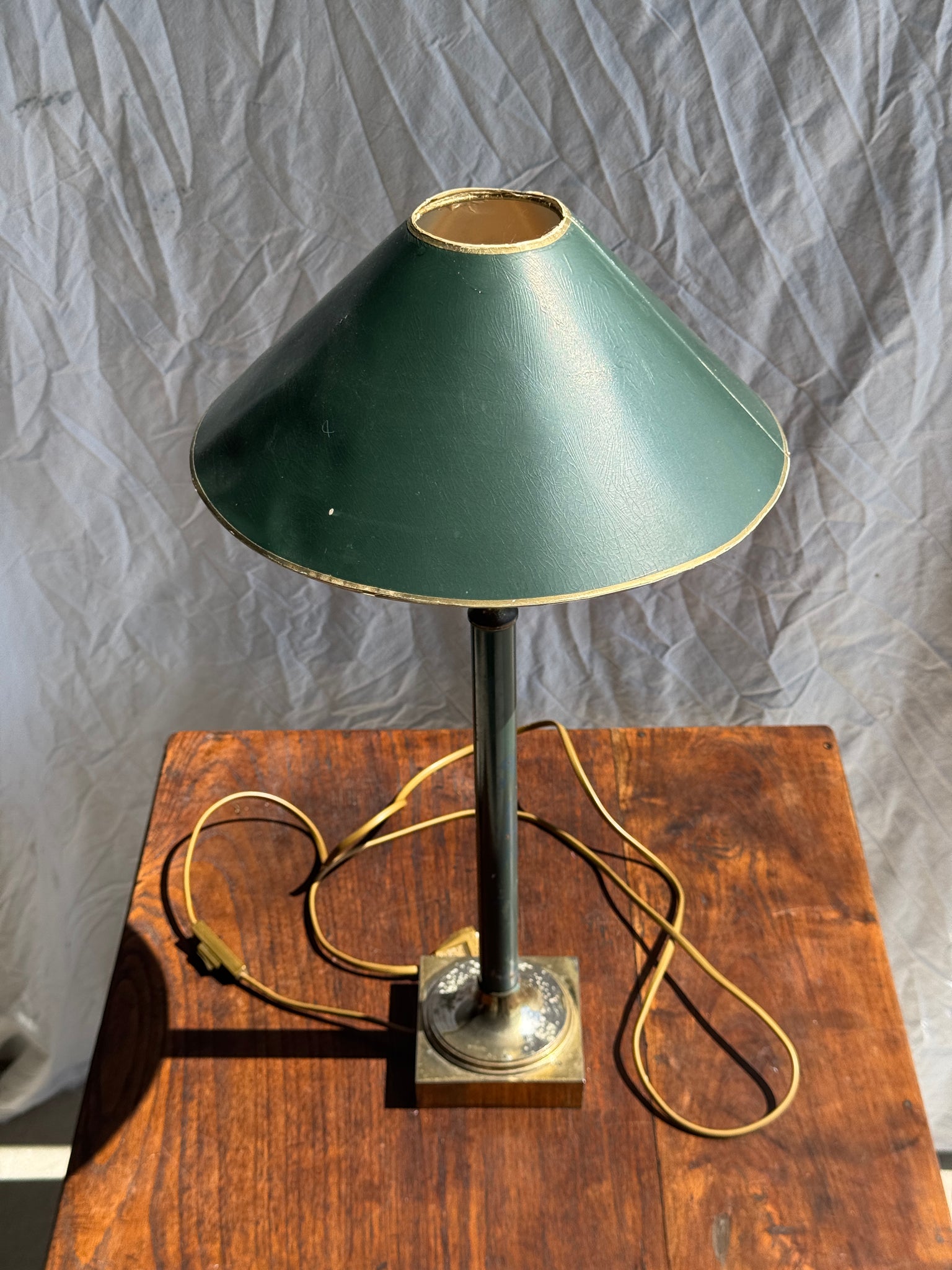 Lampe à poser vintage verte et dorée H60 D30