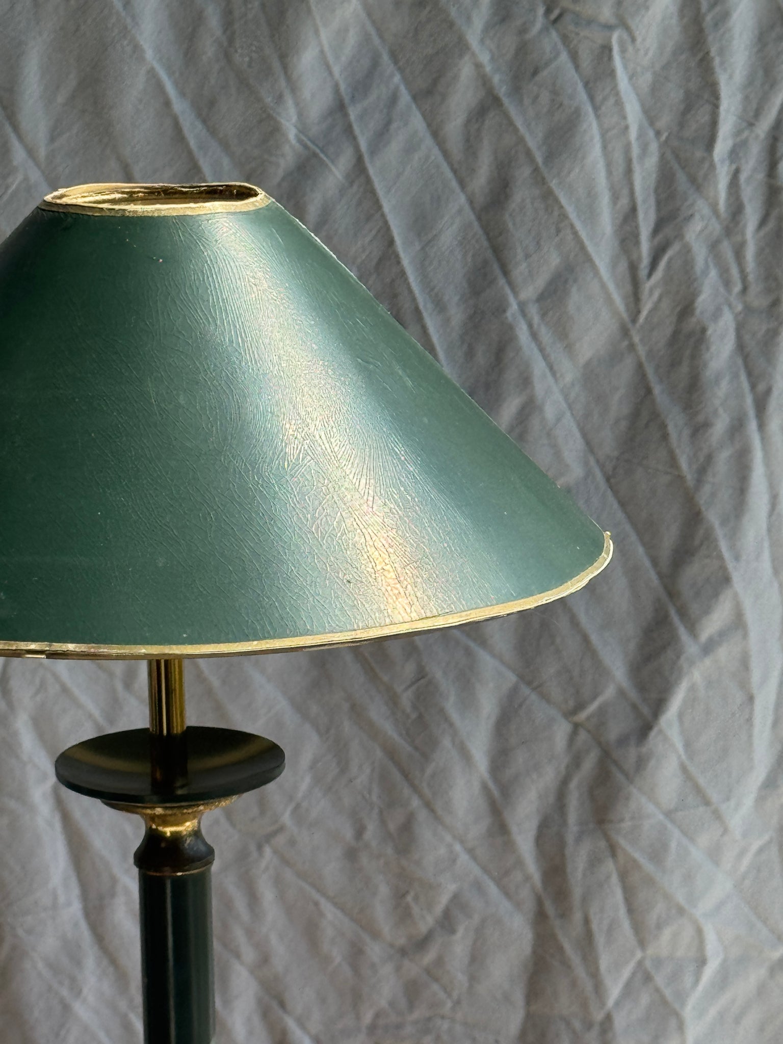 Lampe à poser vintage verte et dorée H60 D30