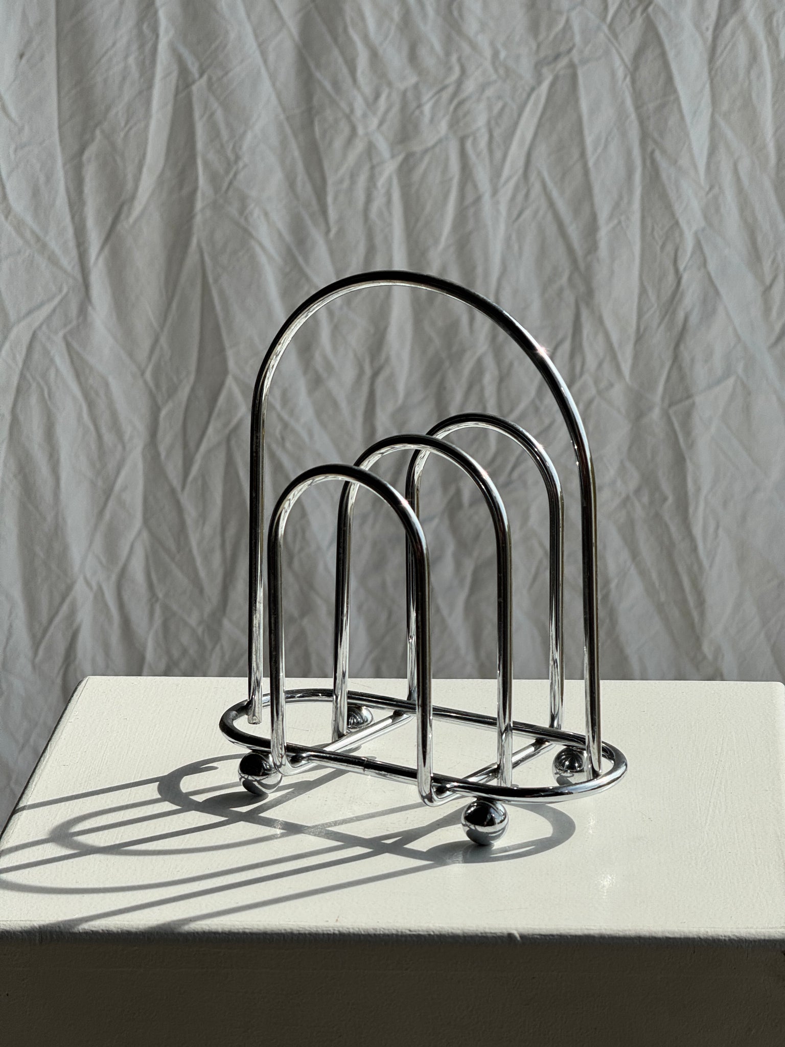 Porte toast ou serviette en métal argenté H20.5 L17