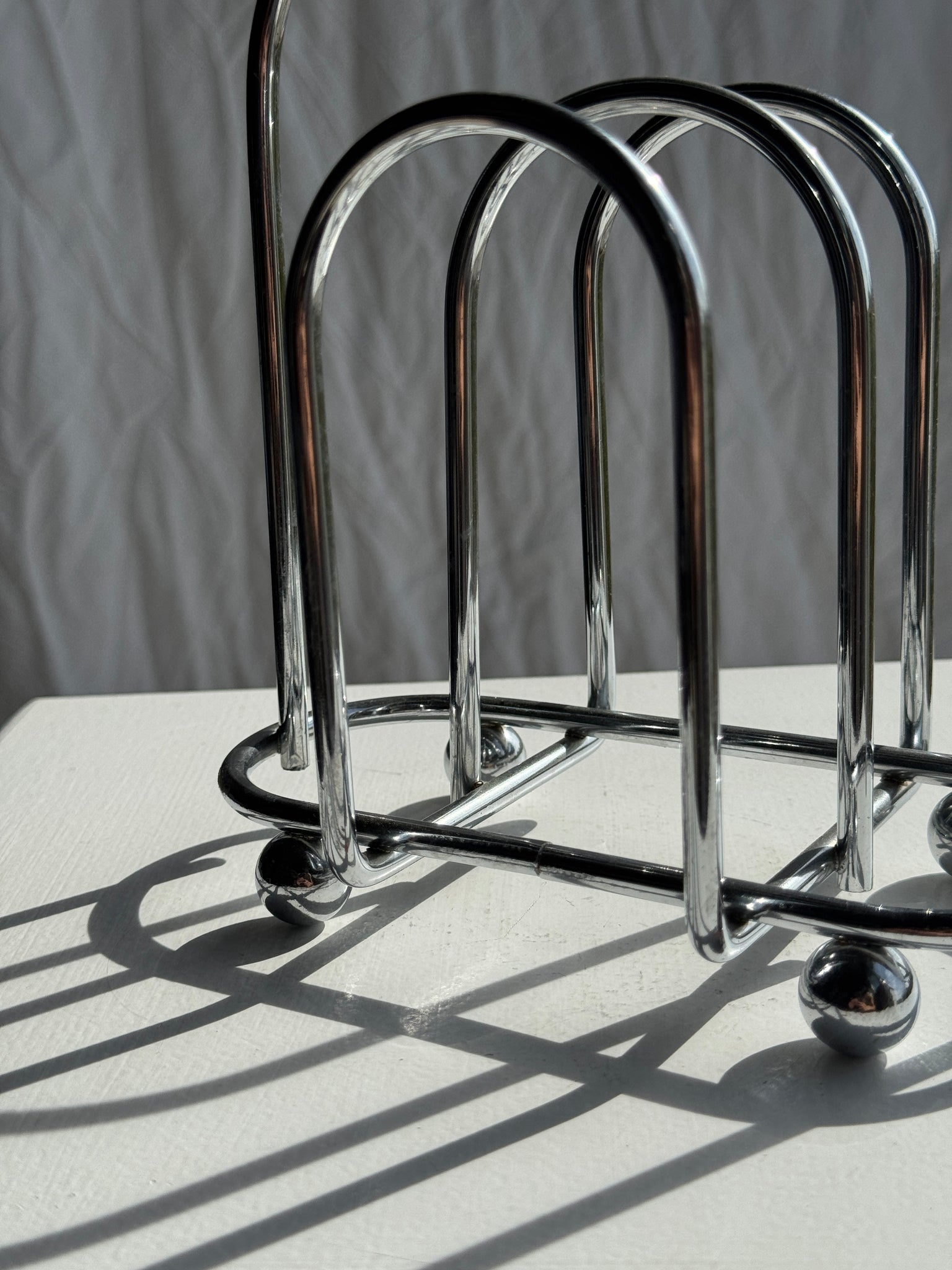 Porte toast ou serviette en métal argenté H20.5 L17