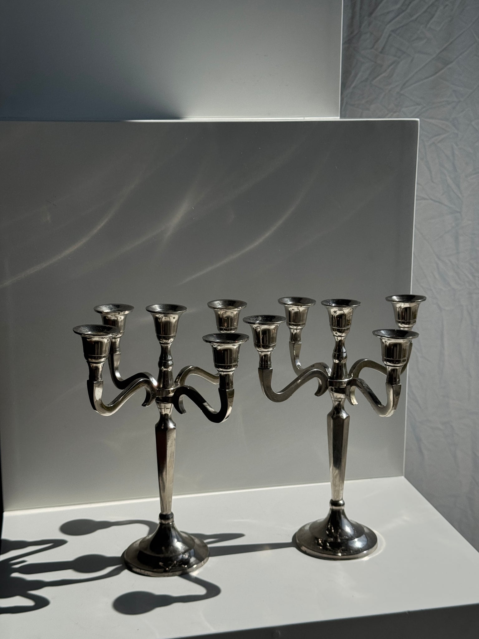 Paire de chandeliers à 5 branches en métal argenté H27