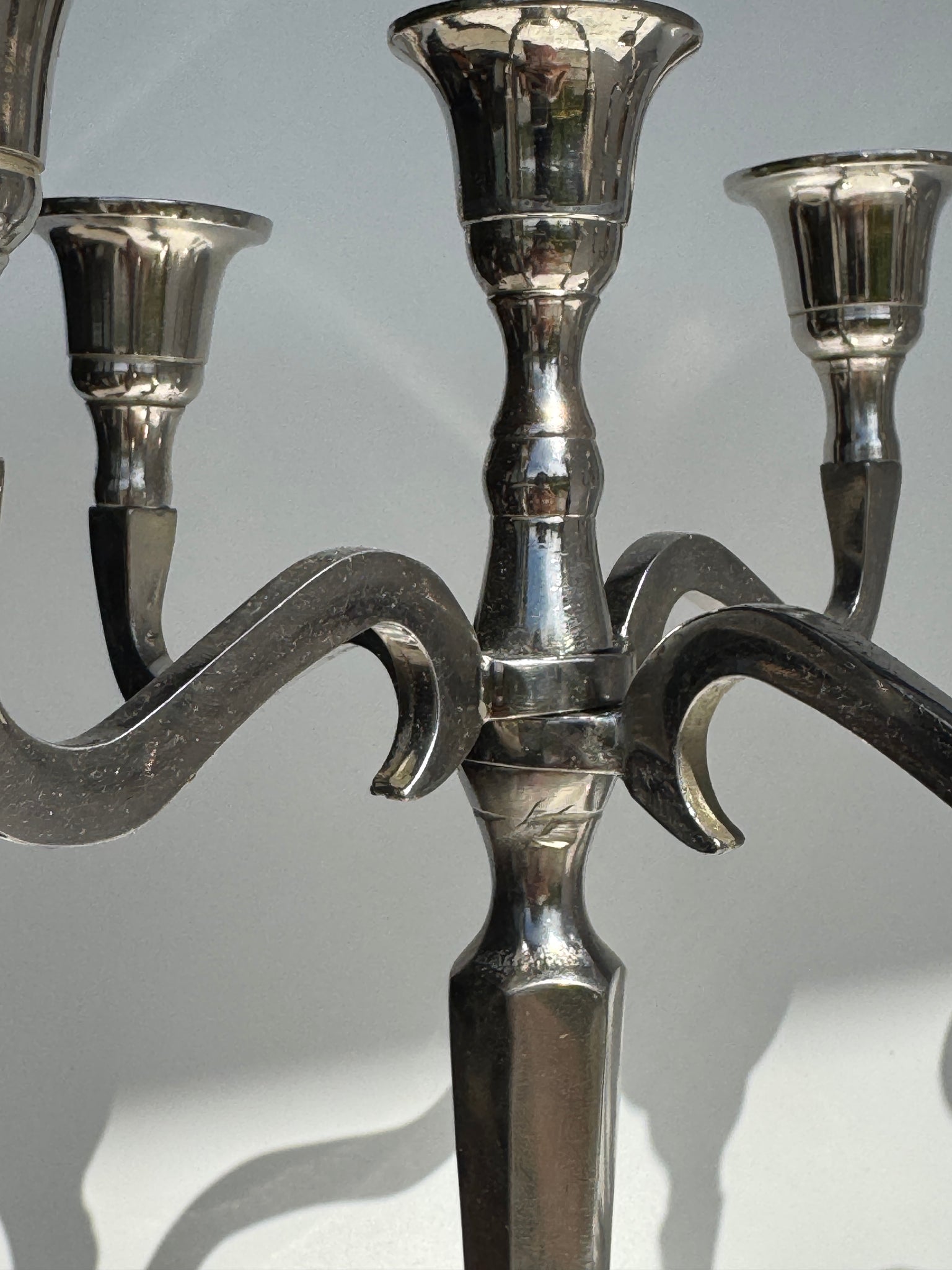Paire de chandeliers à 5 branches en métal argenté H27
