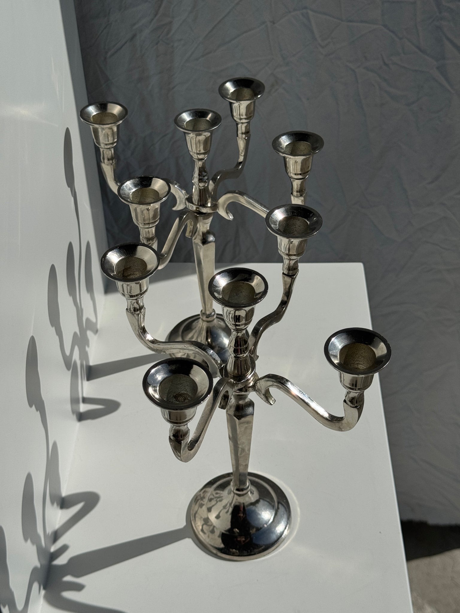 Paire de chandeliers à 5 branches en métal argenté H27