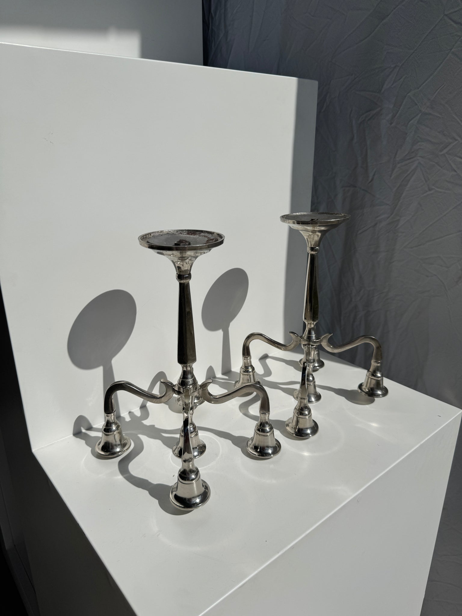 Paire de chandeliers à 5 branches en métal argenté H27