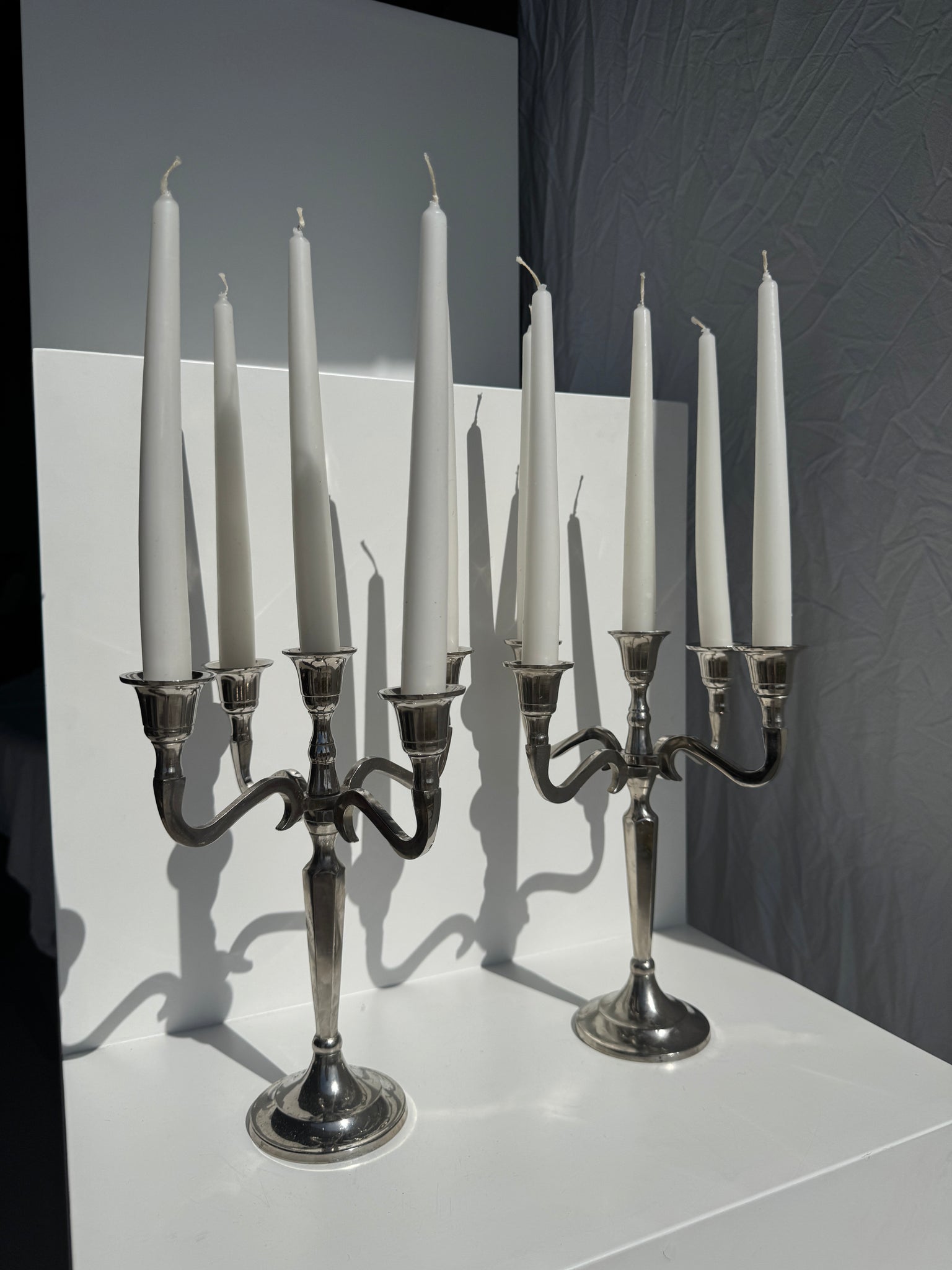 Paire de chandeliers à 5 branches en métal argenté H27